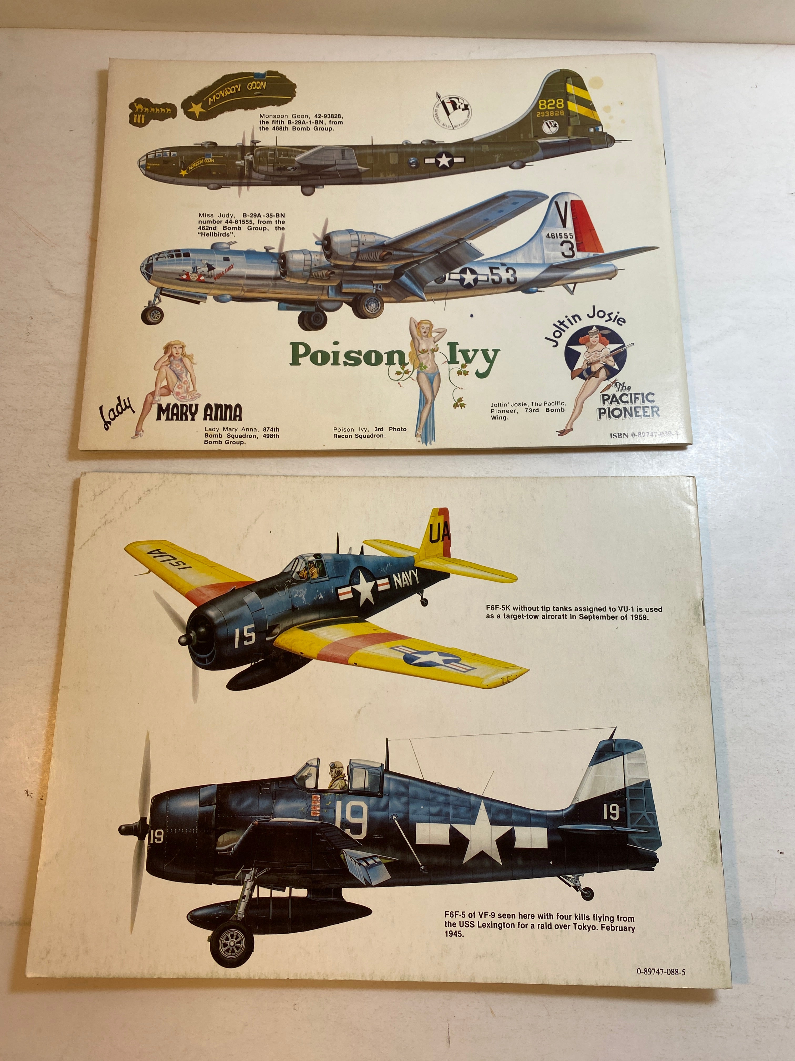 Lot of 2 In Action Booklets B-29 Superfortress F6F Hellcat 1977-1979 31, 36