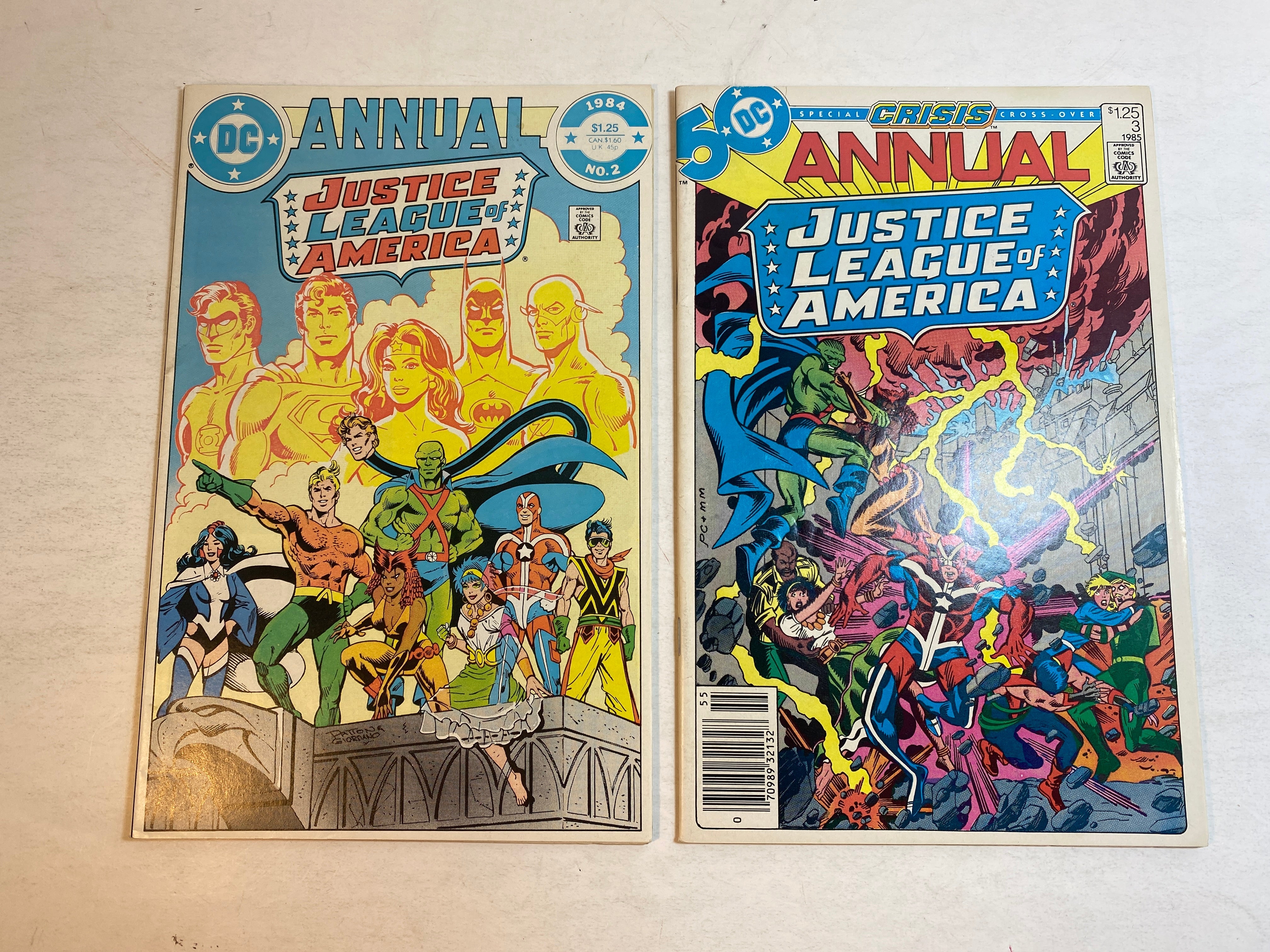 Lot of 2 Justice League of America DC Comics Annuals 2, 3 1984-1985