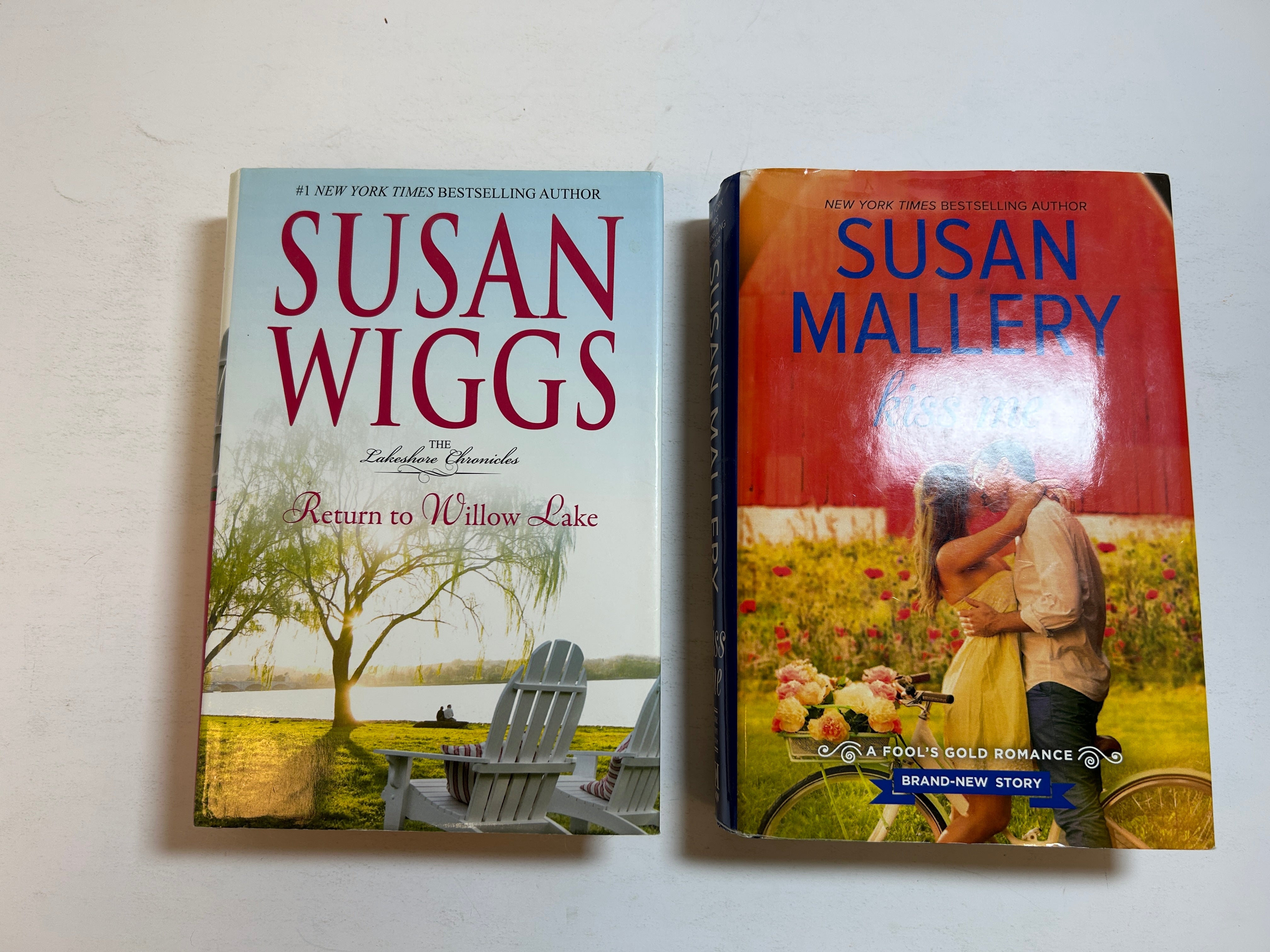 Lot of 2 LARGE PRINT Hardcover Romance Susan Mallery/Susan Wiggs HCDJ