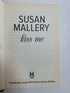 Lot of 2 LARGE PRINT Hardcover Romance Susan Mallery/Susan Wiggs HCDJ