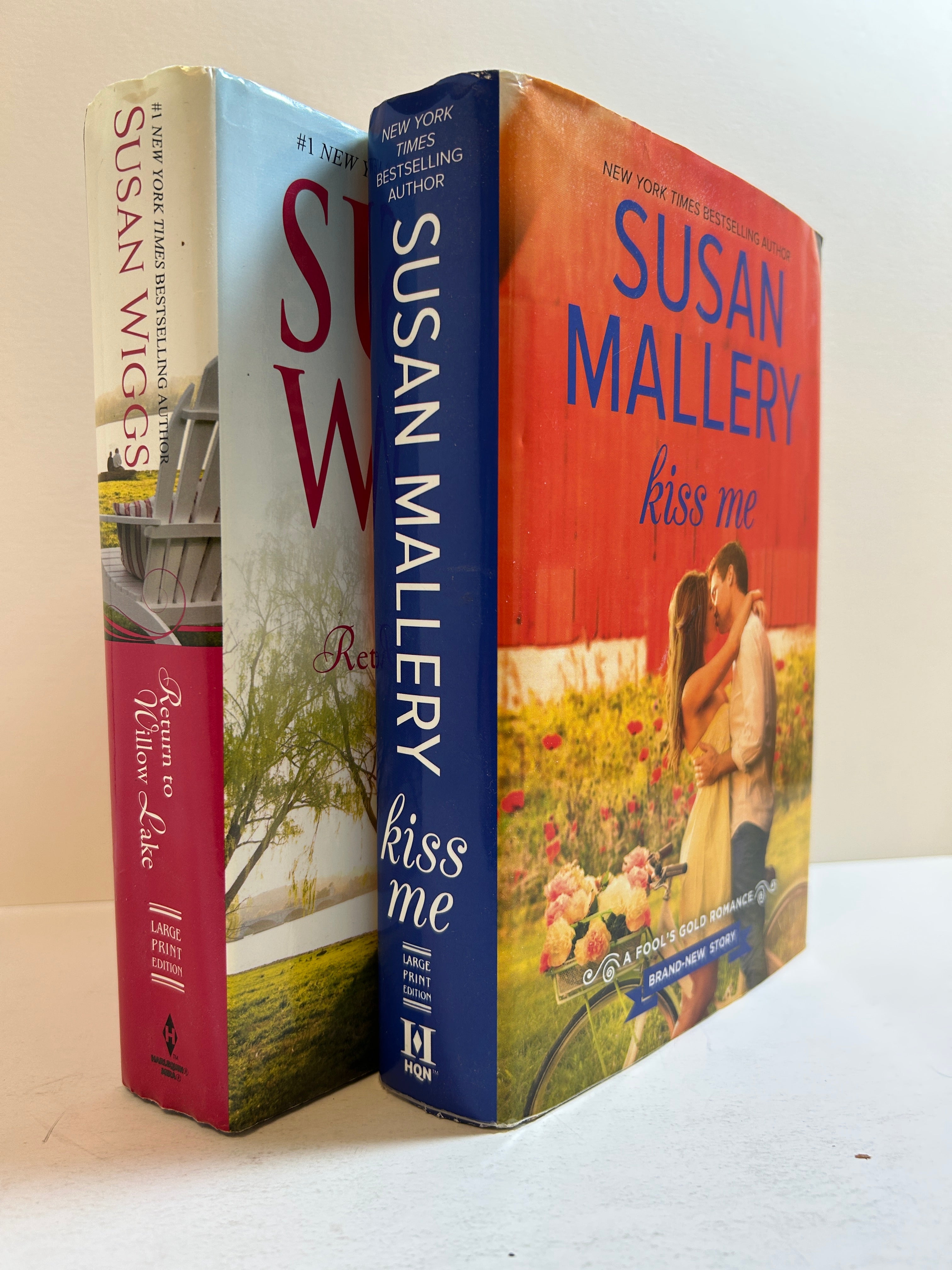 Lot of 2 LARGE PRINT Hardcover Romance Susan Mallery/Susan Wiggs HCDJ