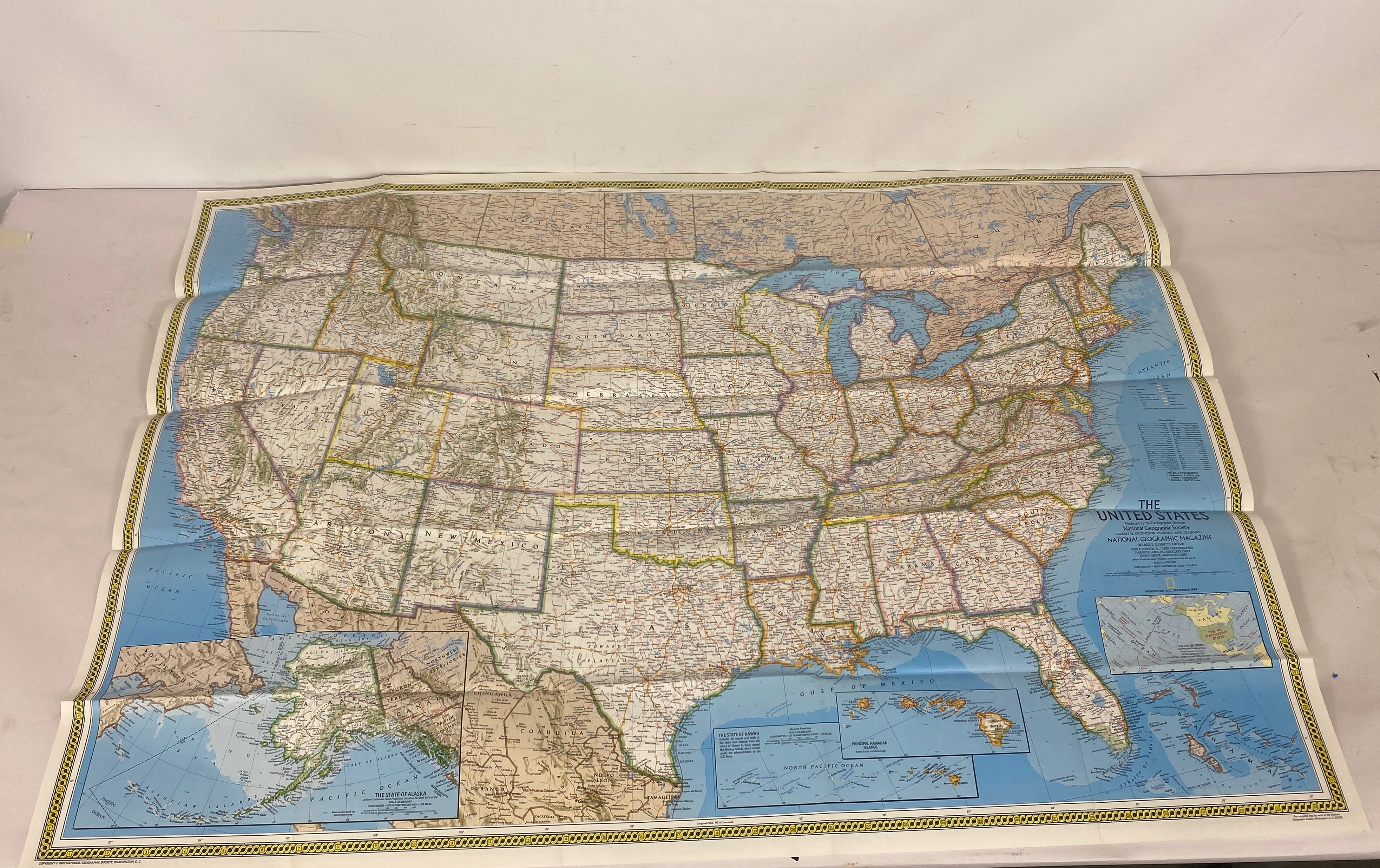 Lot of 2 Nat Geo United States Maps 1987-1996