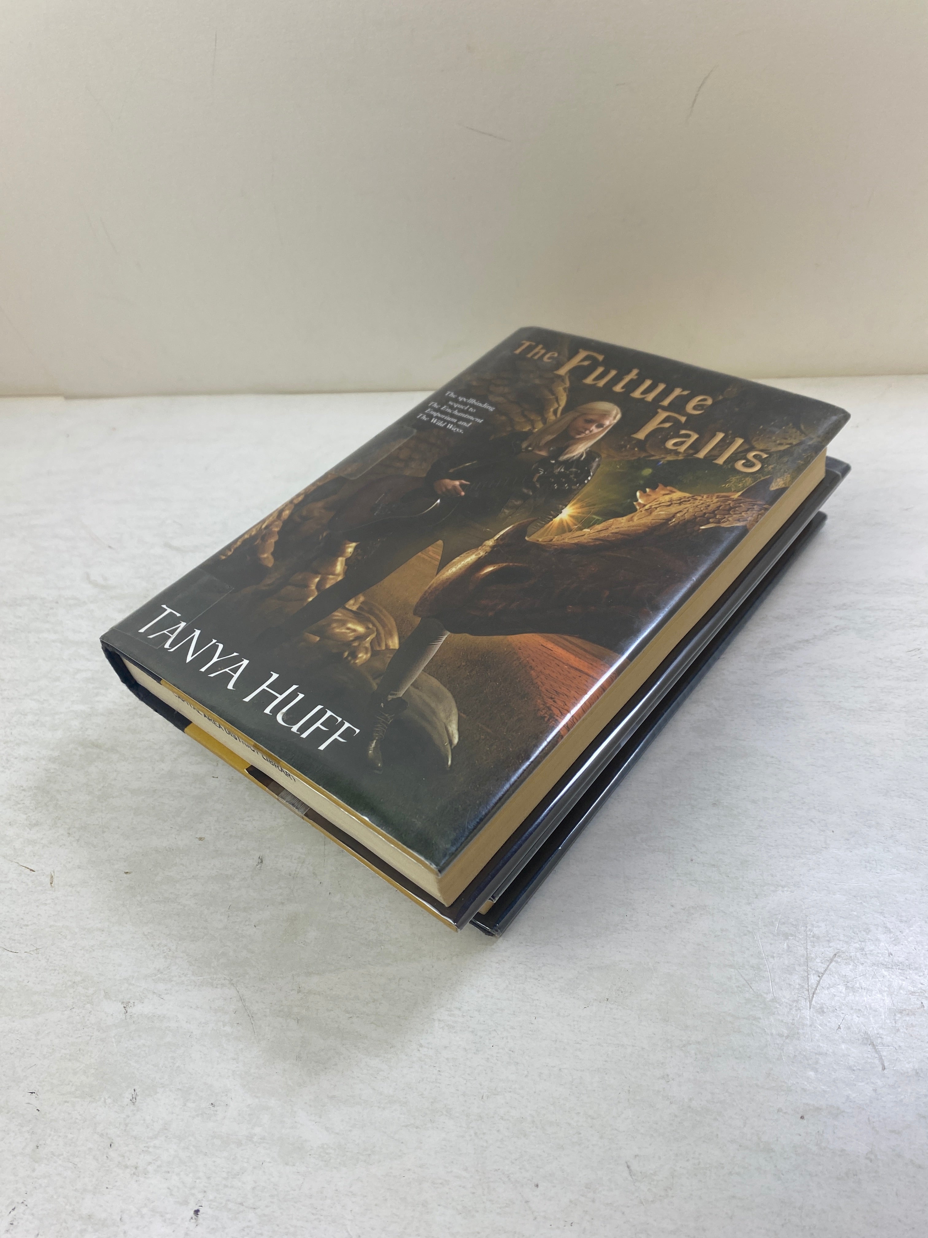 Lot of 2 Tanya Huff Fantasy Books 2009-2014 Ex Lib