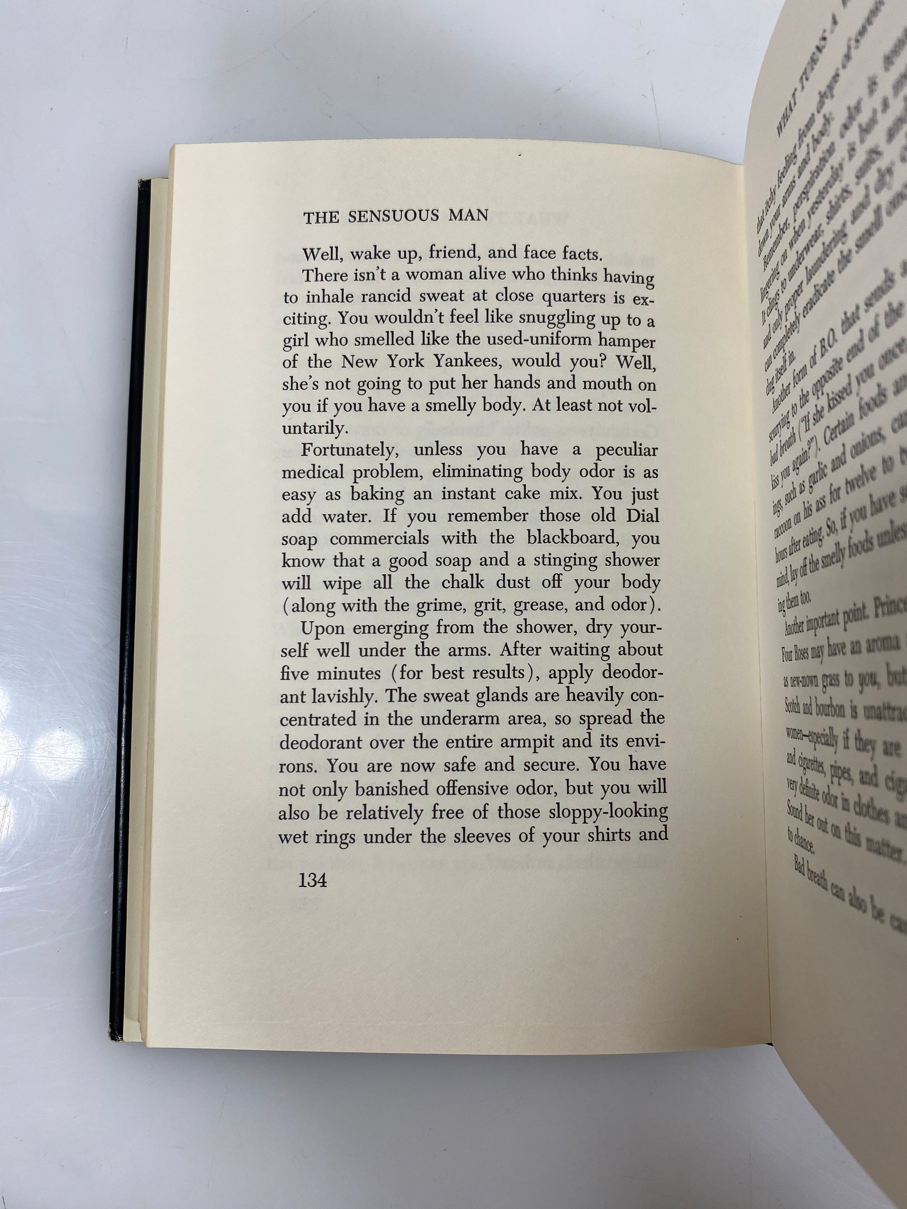 Lot of 2: The Sensuous Woman by "J"/The Sensuous Man by "M" 1970-71 HCDJ
