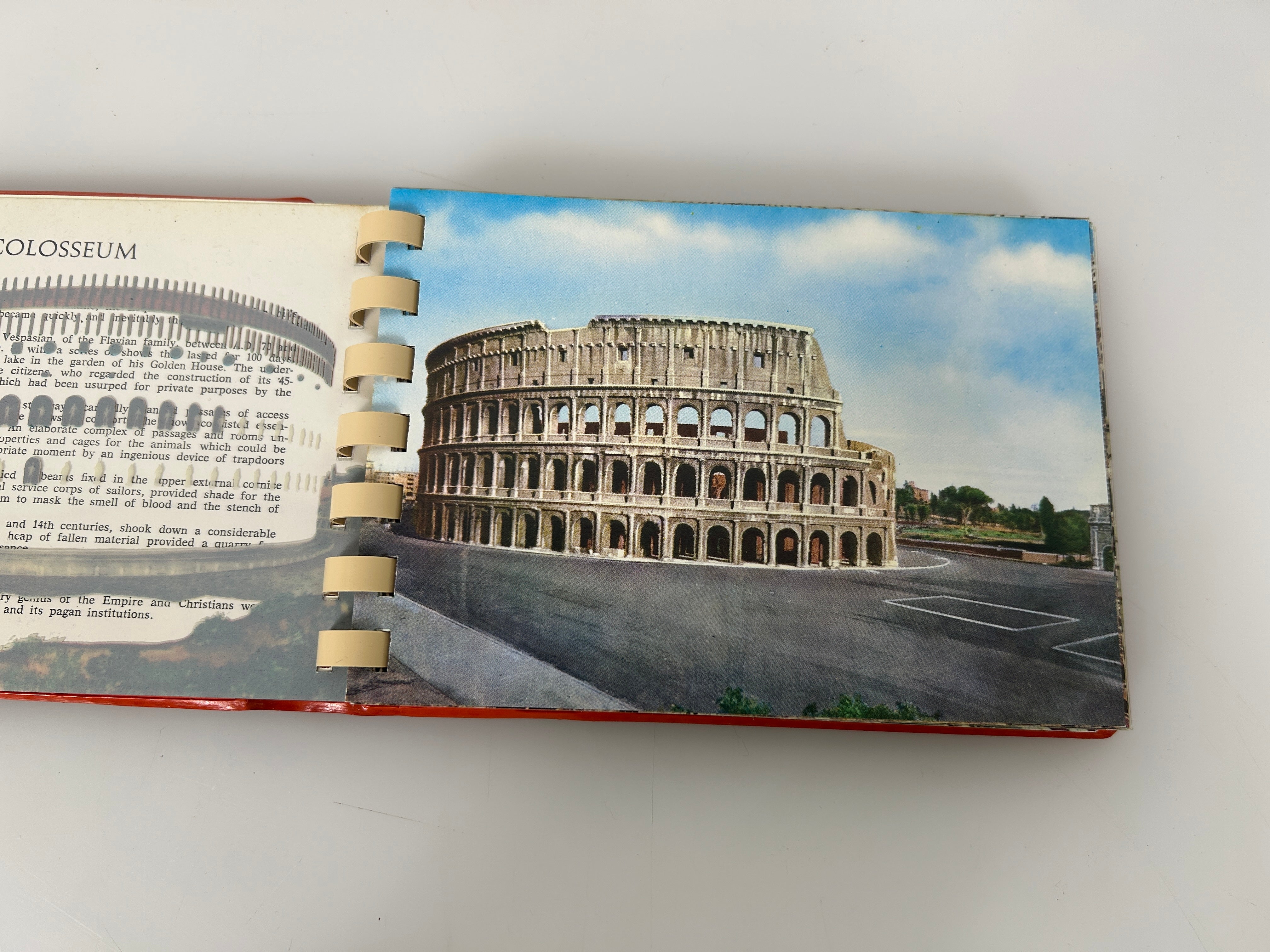 Lot of 2 Vntg Souvenirs; Rome Past & Present/Citta' Del Vaticano Photobook c1980