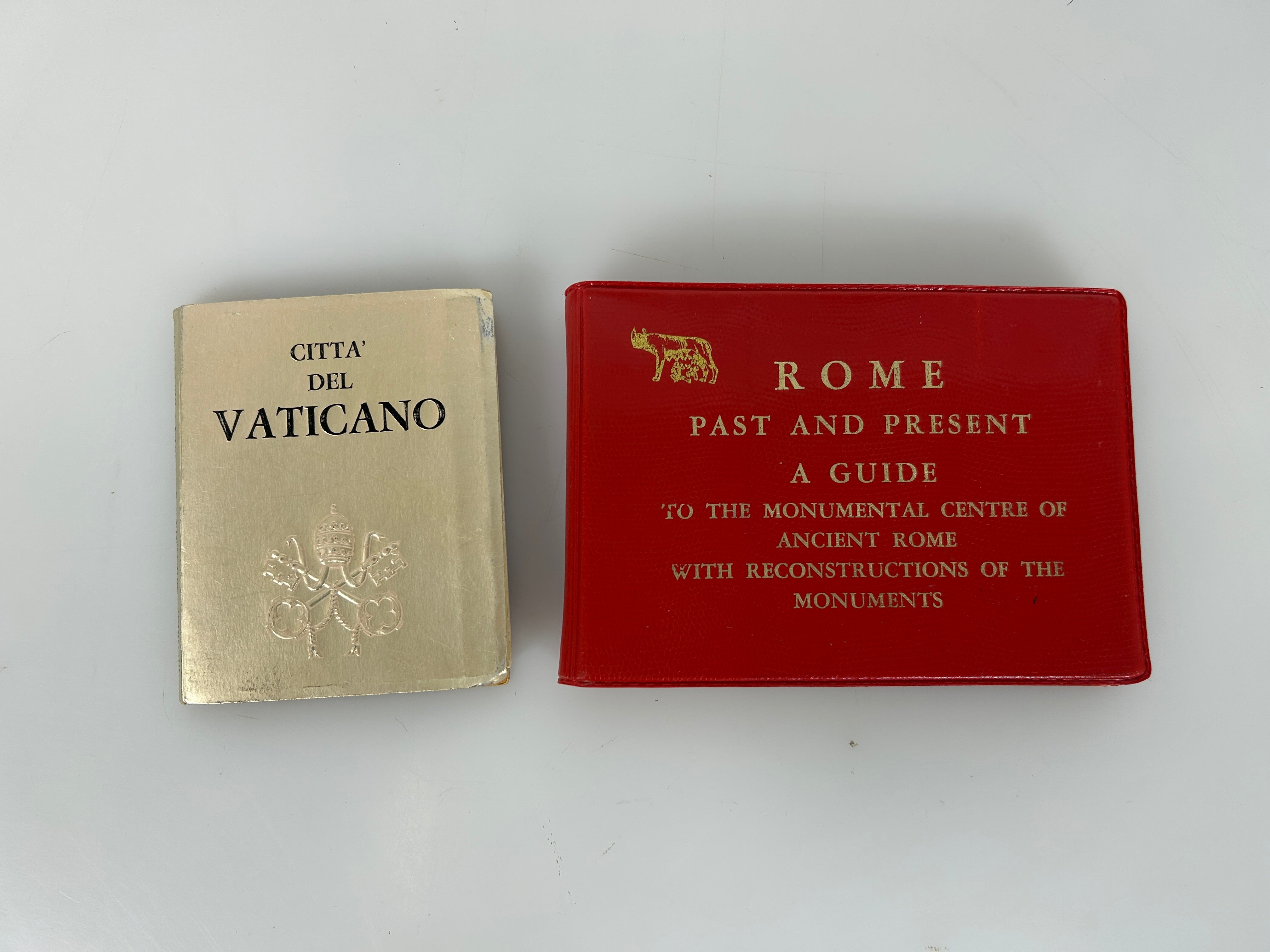 Lot of 2 Vntg Souvenirs; Rome Past & Present/Citta' Del Vaticano Photobook c1980