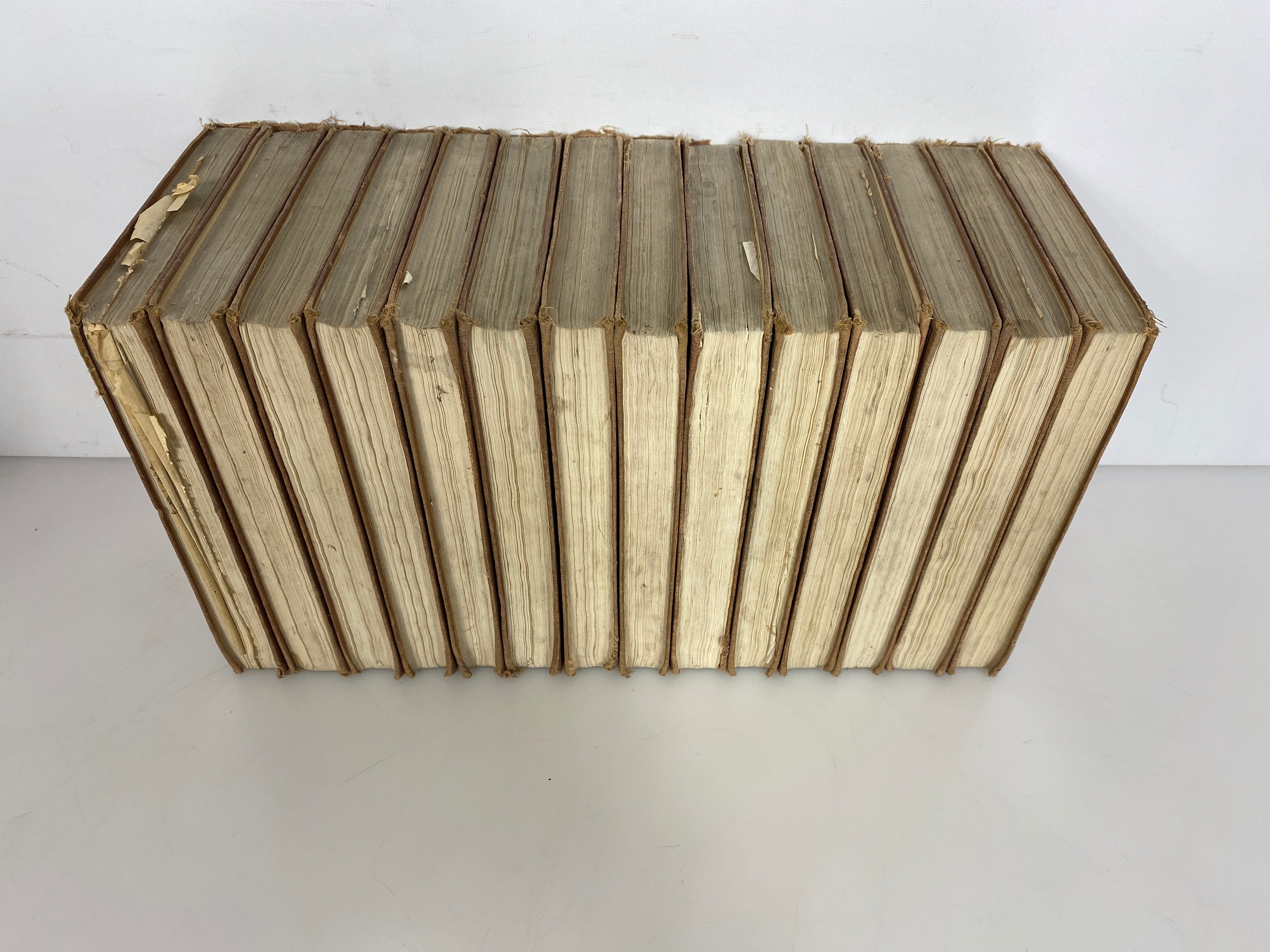 Lot of 26: The Encyclopedia Britannica Handy Volume 1911 1-14, 16-23, 25-28 HC