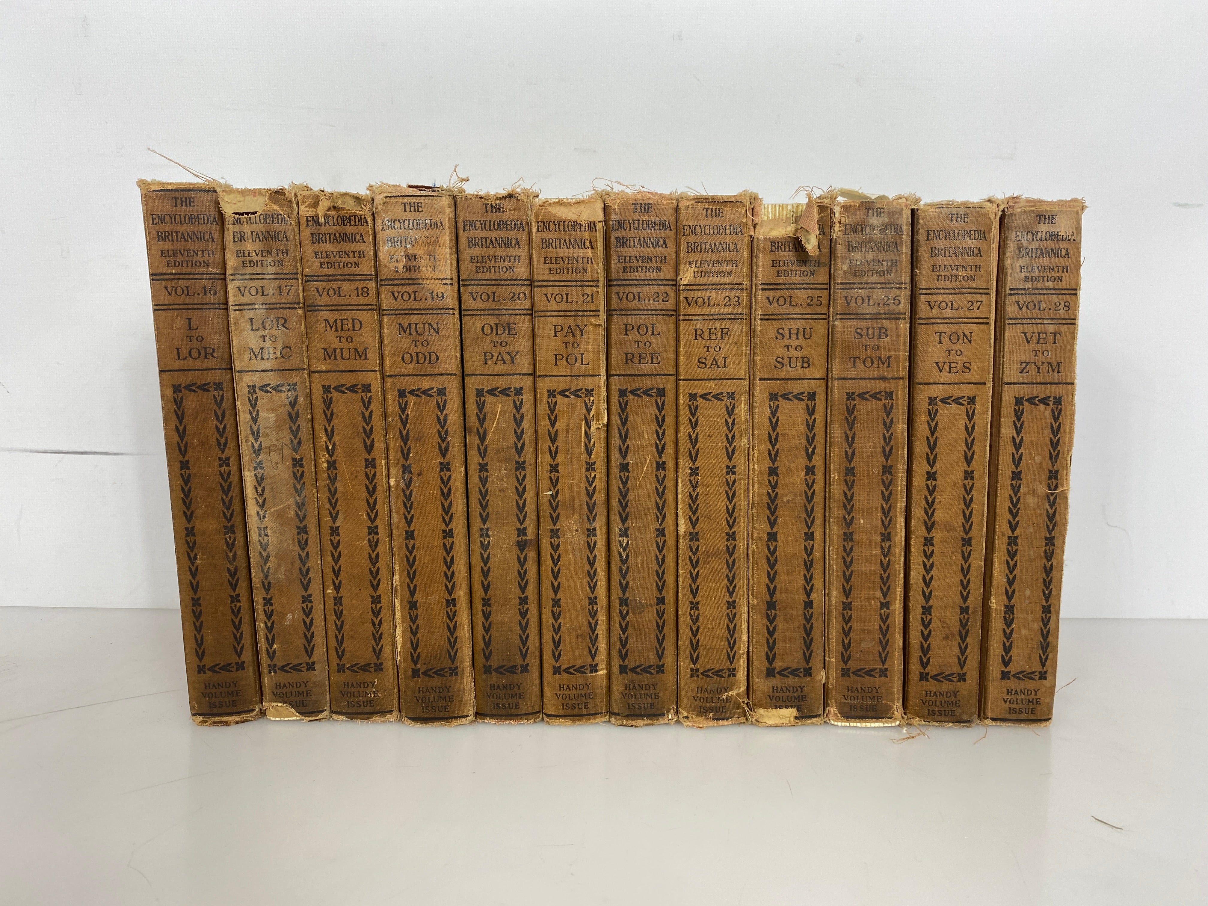 Lot of 26: The Encyclopedia Britannica Handy Volume 1911 1-14, 16-23, 25-28 HC