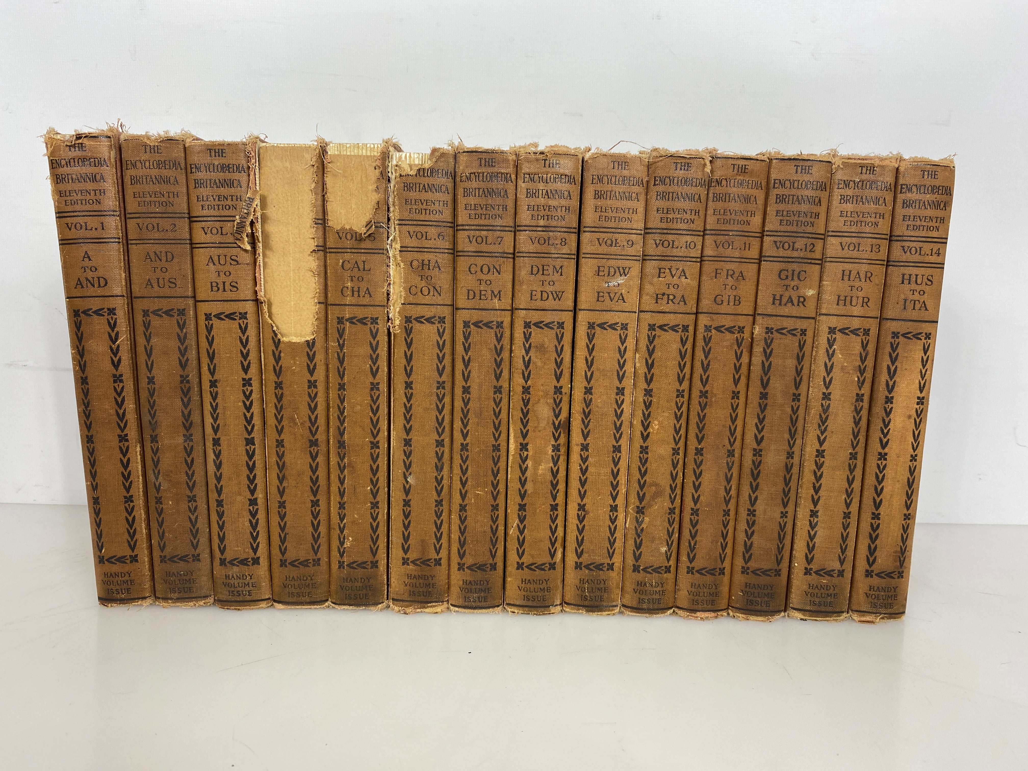 Lot of 26: The Encyclopedia Britannica Handy Volume 1911 1-14, 16-23, 25-28 HC
