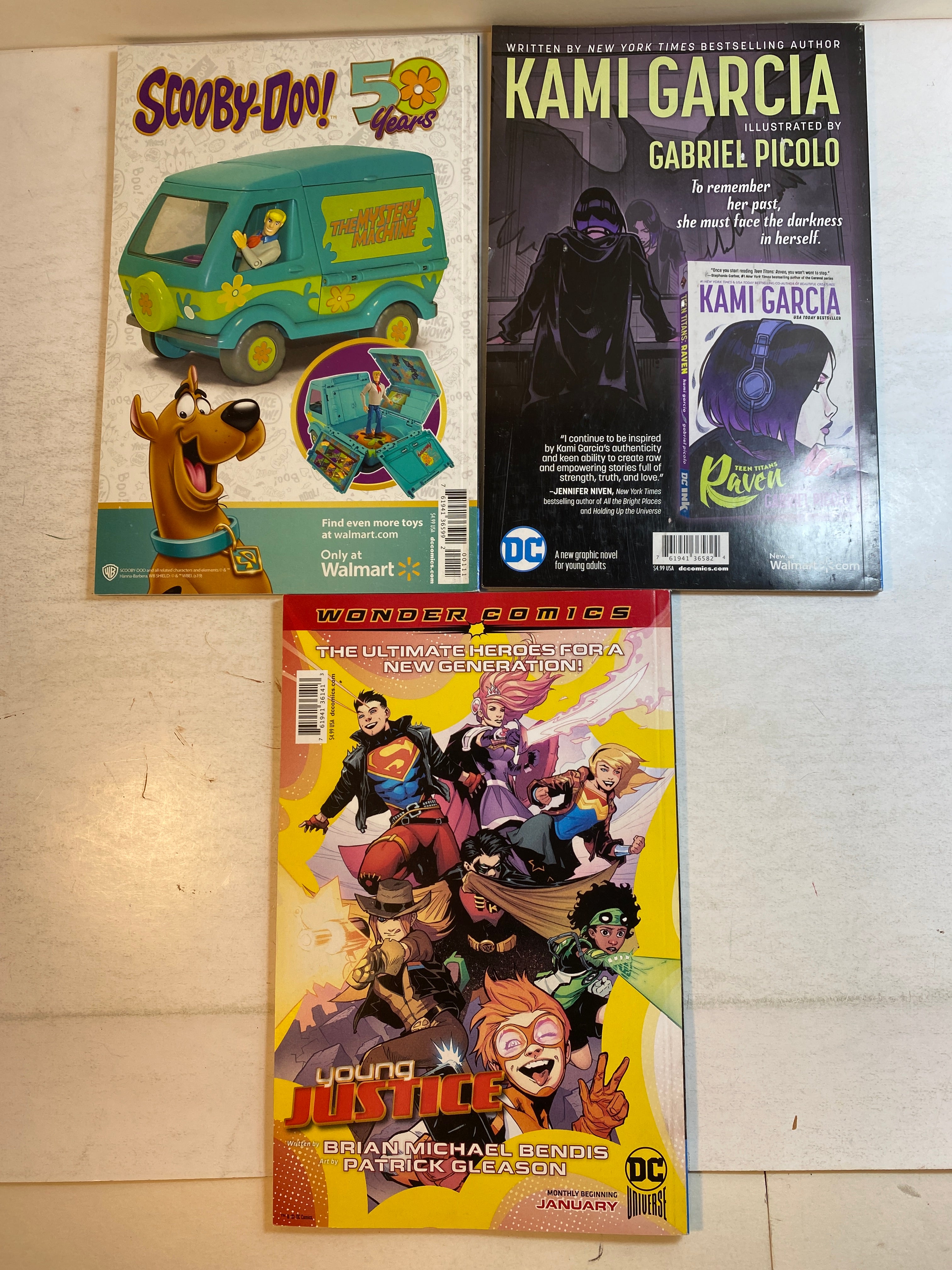 Lot of 3 DC Giant Comics Villains Superman Batman 2019