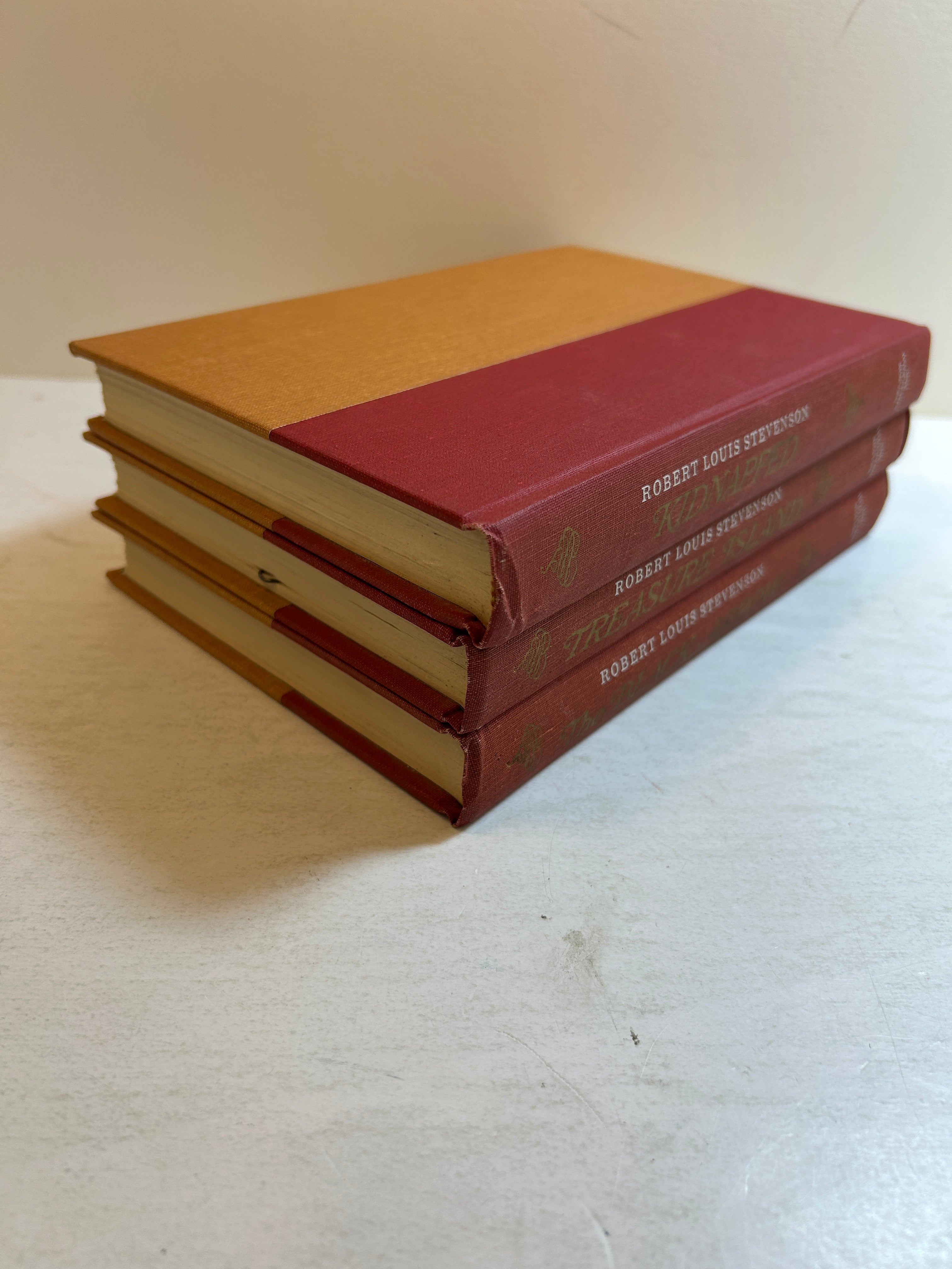 Lot of 3 Robert Louis Stevenson: Kidnapped/Treasure Island/The Black Arrow HC