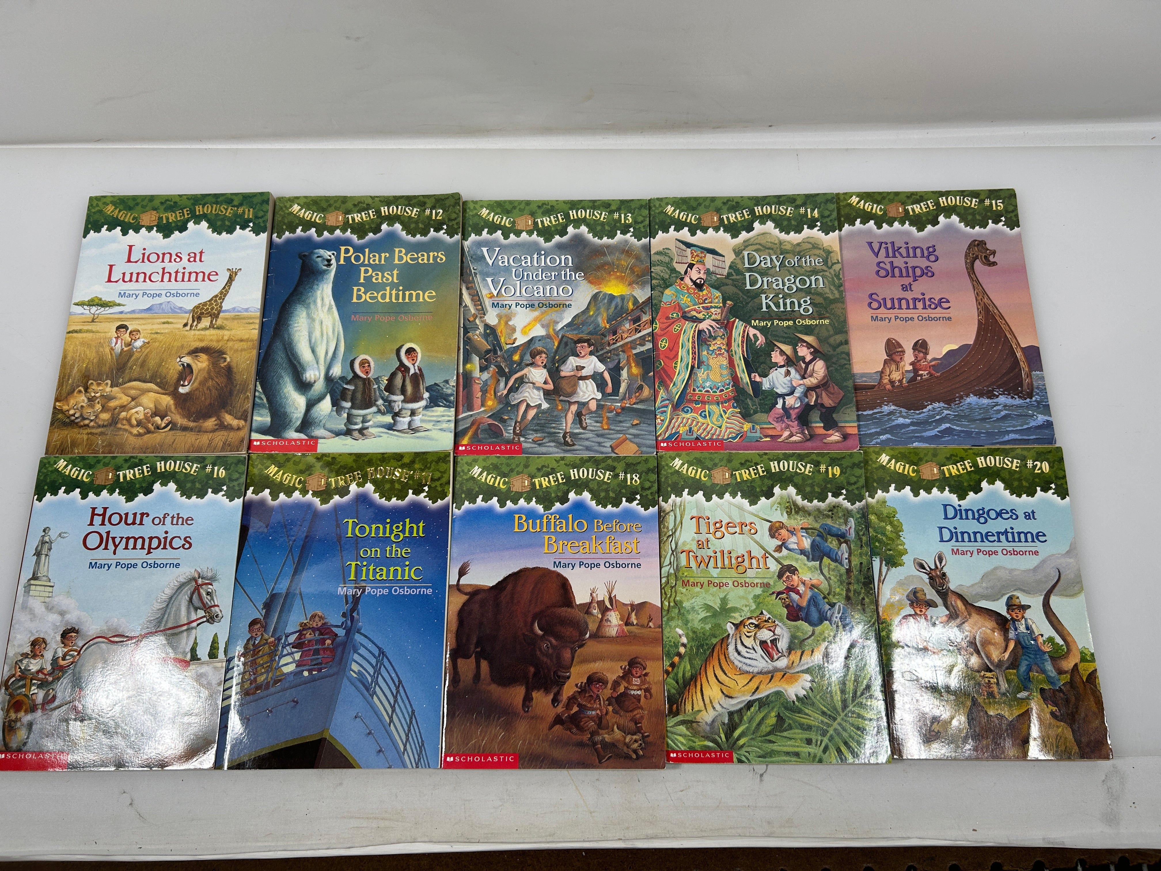 Lot of 30 Magic Tree House (1-28 SC+29 HC+Special Ed SC) by Mary Pope Osborne SC