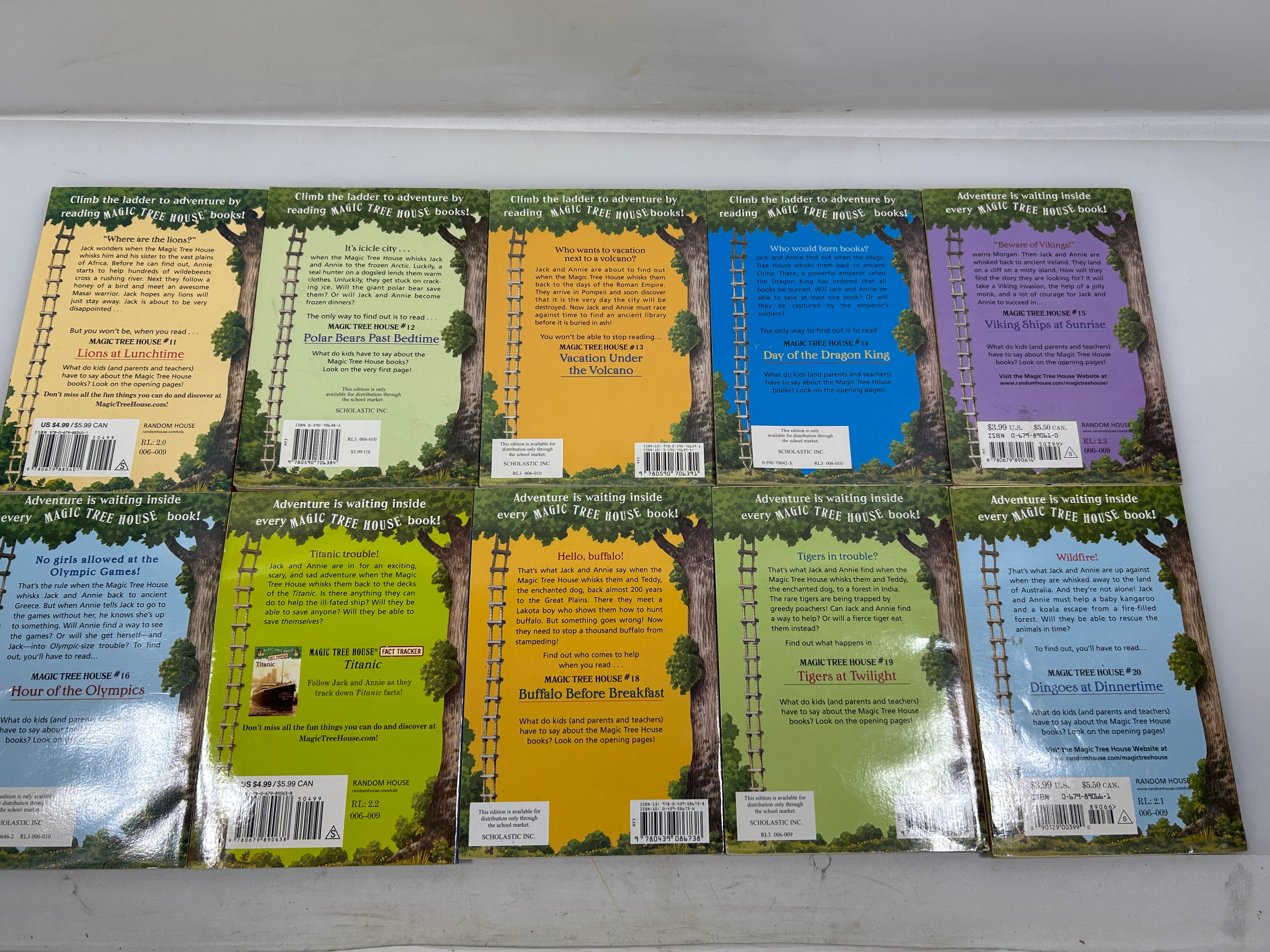 Lot of 30 Magic Tree House (1-28 SC+29 HC+Special Ed SC) by Mary Pope Osborne SC