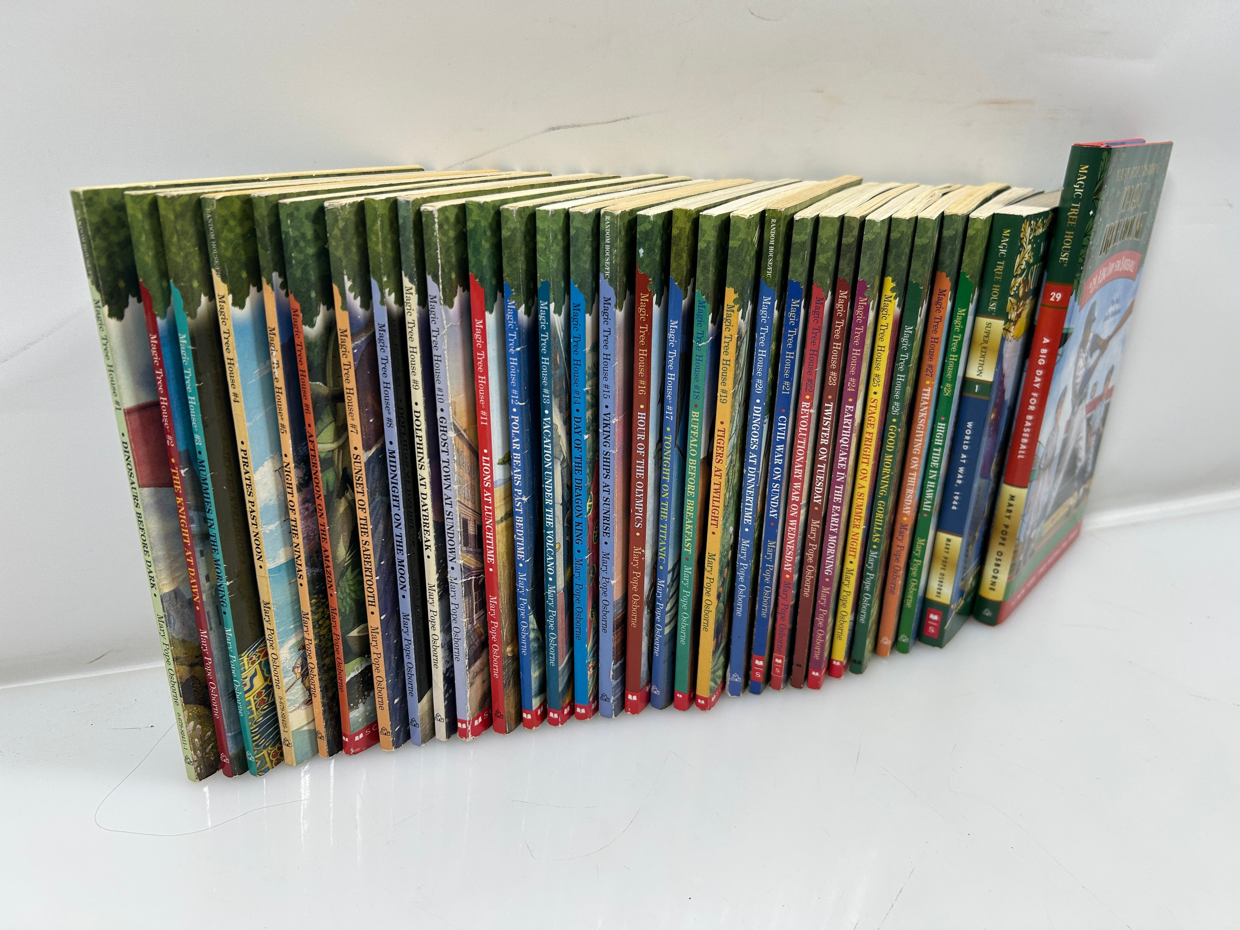 Lot of 30 Magic Tree House (1-28 SC+29 HC+Special Ed SC) by Mary Pope Osborne SC