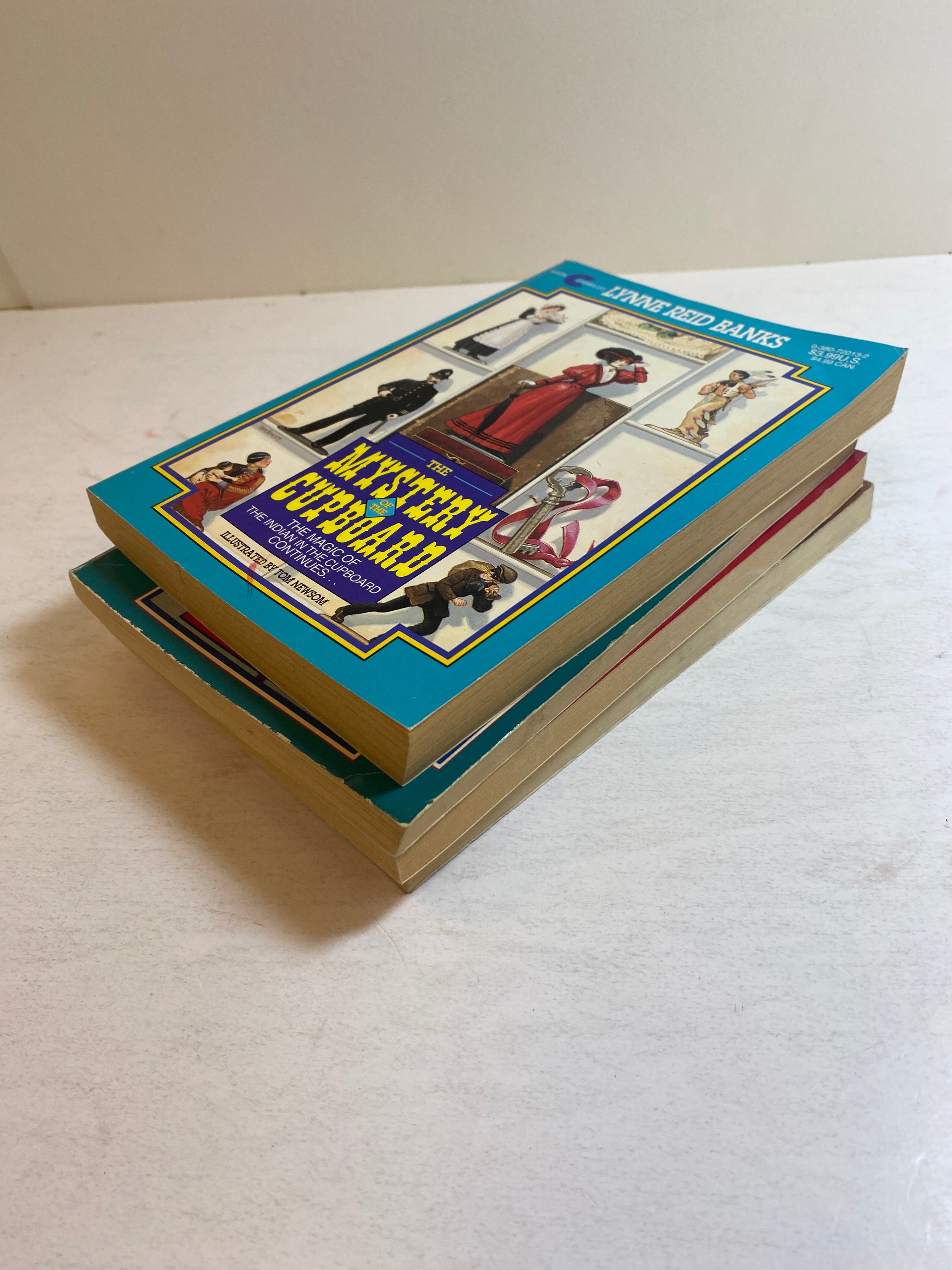 Lot of 4 Indian in the Cupboard Series Lynne Reid Banks 1984-1994