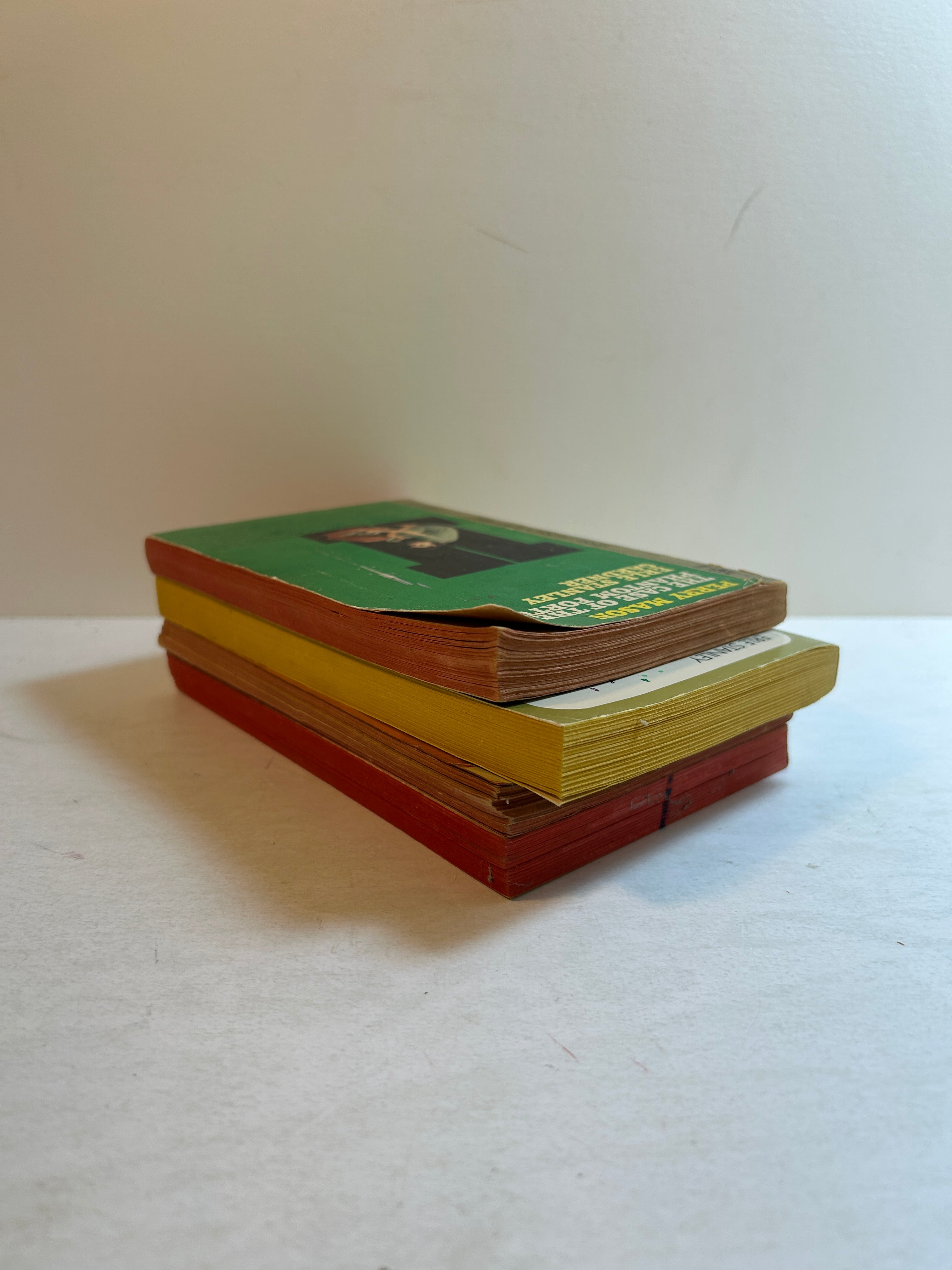 Lot of 4 Perry Mason Mysteries by Erle Stanley  Pocket Books 1947-1965 SC