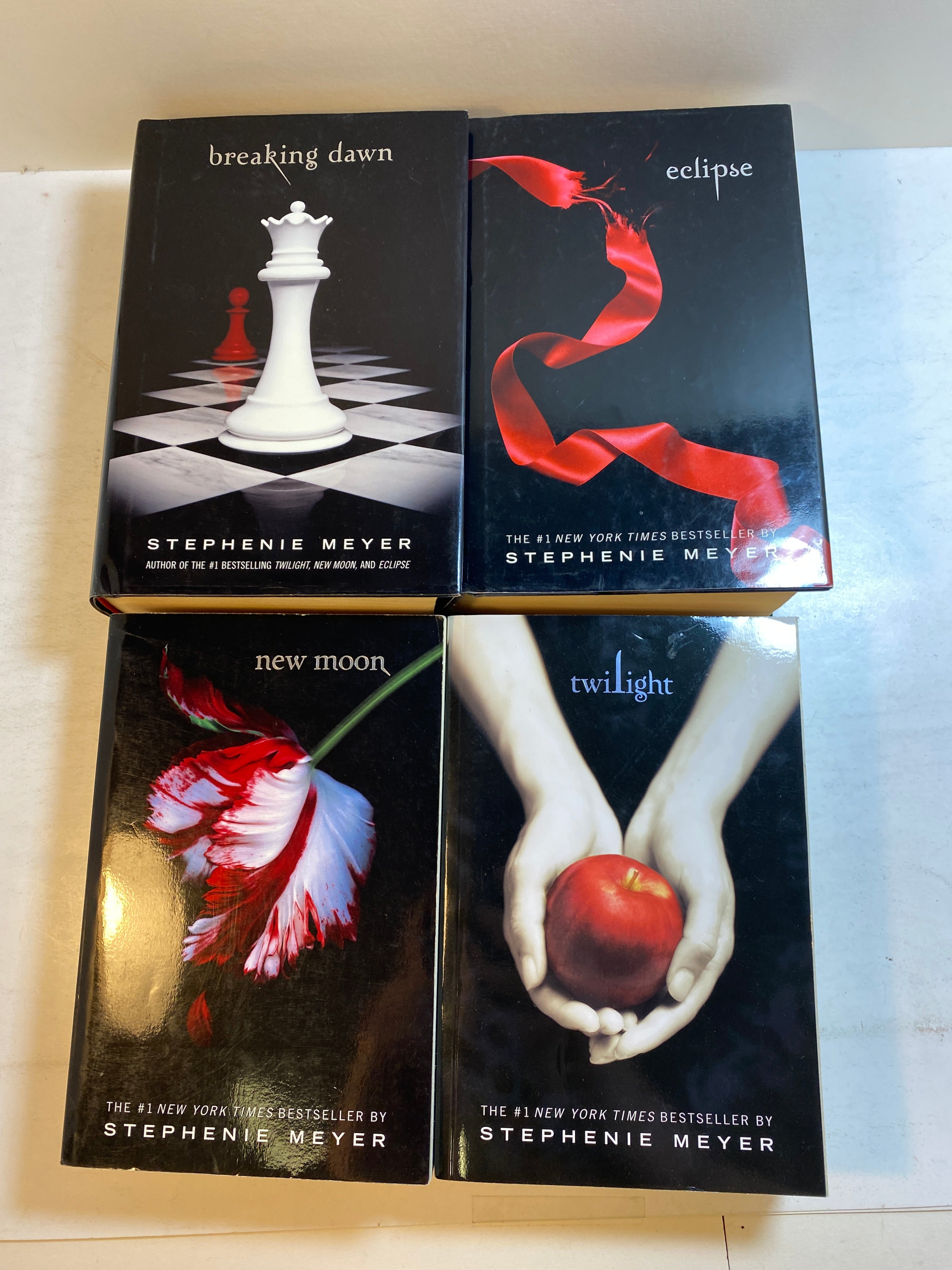 Lot of 4 Twilight Books Stephenie Meyer 2005-2008