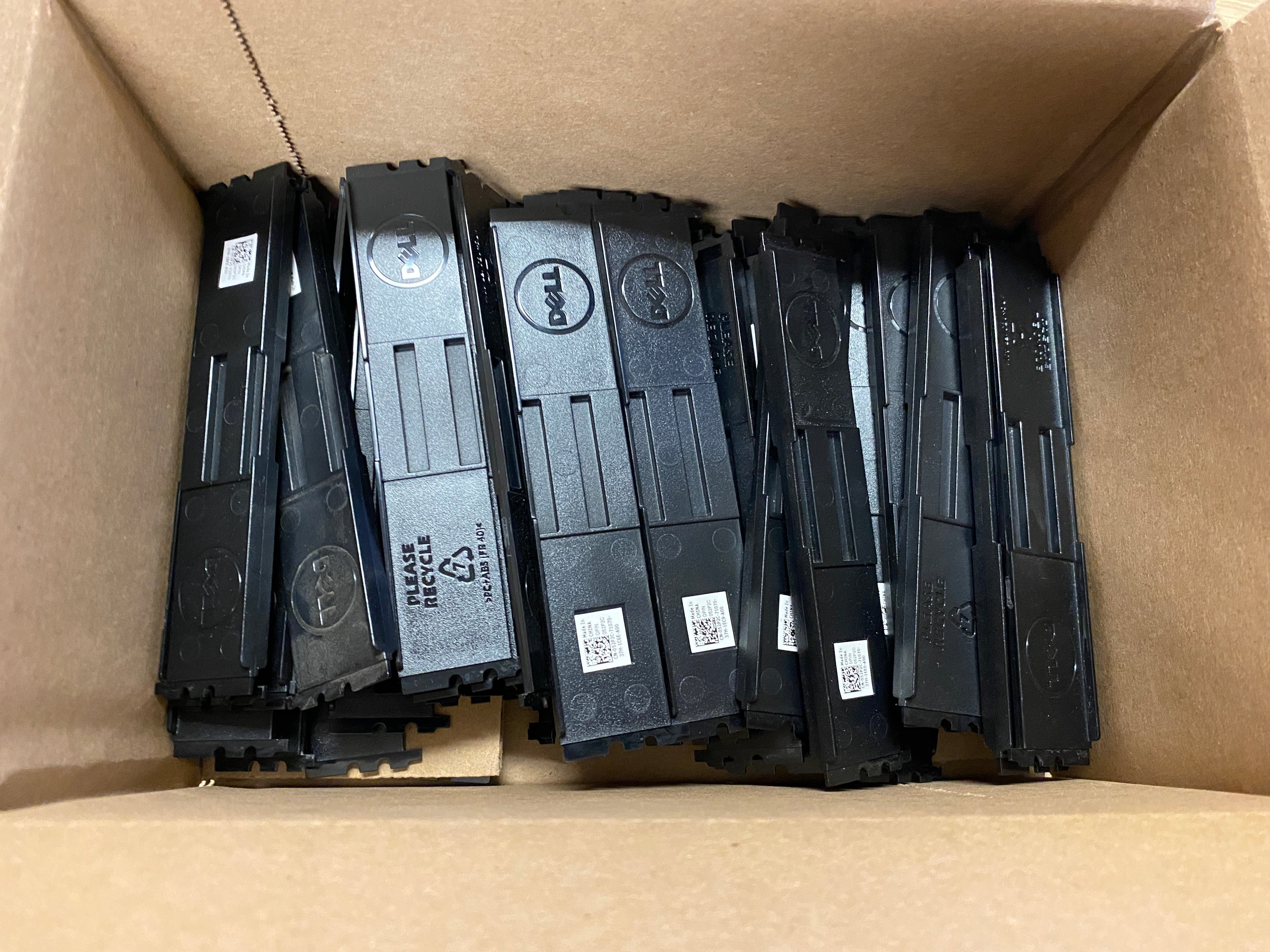 Lot of 48 Dell 052P2C DIMM Ram Module Filler Blanks