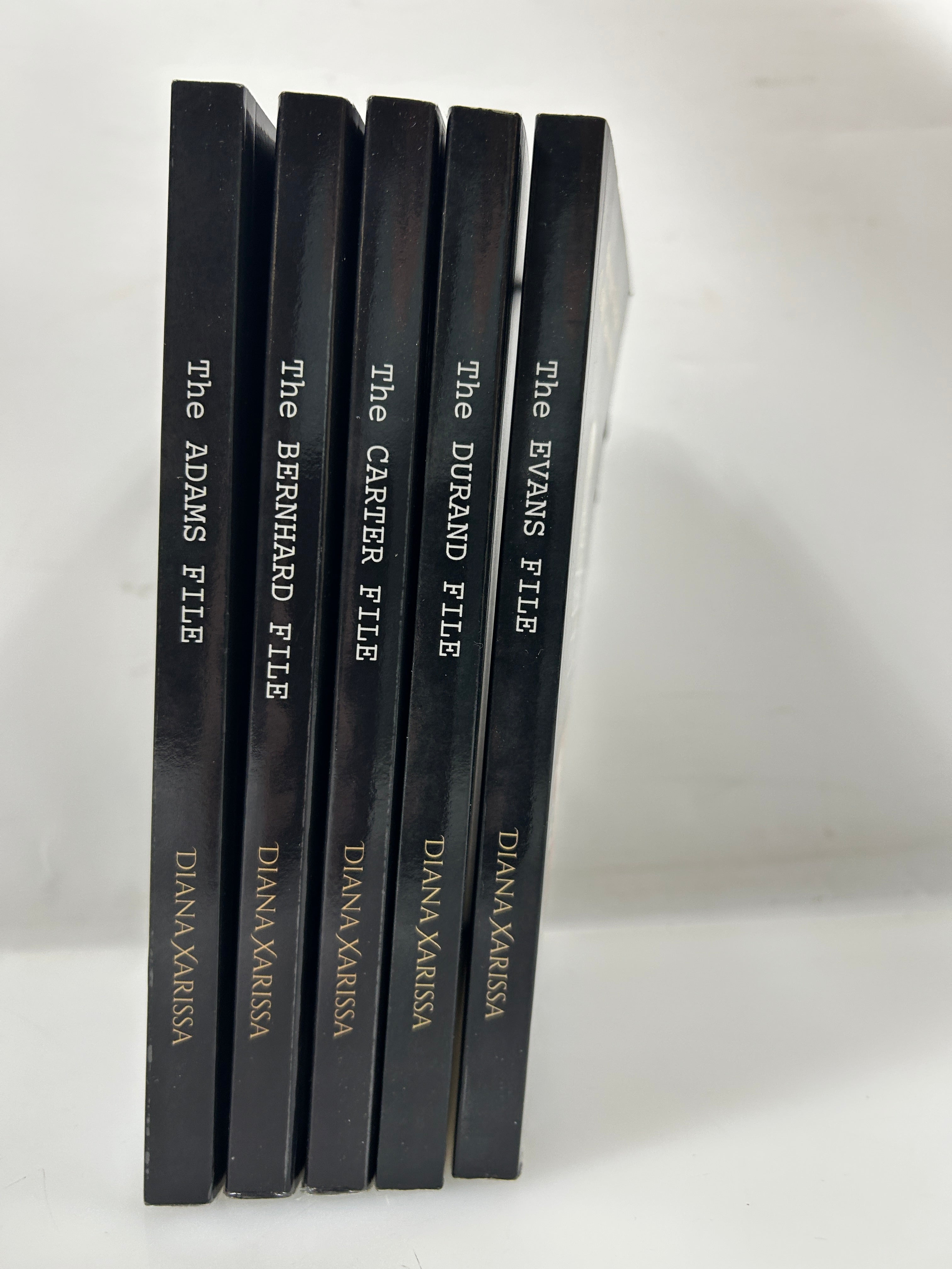 Lot of 5 Aunt Bessie Cold Case Mysteries A-E Diana Xarissa 2021-2022 SC