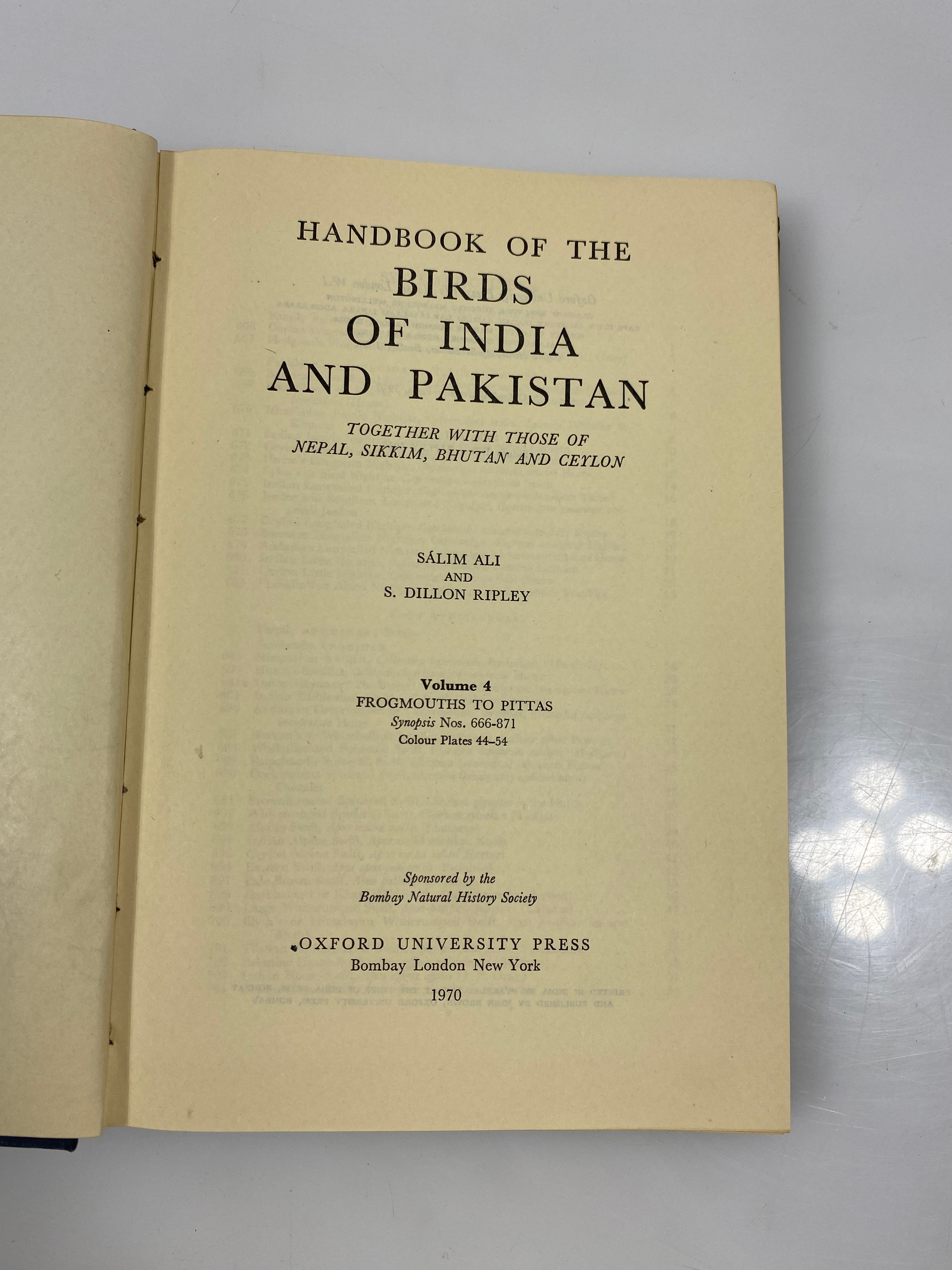 Lot of 5: Handbook of Birds of India and Pakistan 2-6 Ali/Ripley Ex-library HC