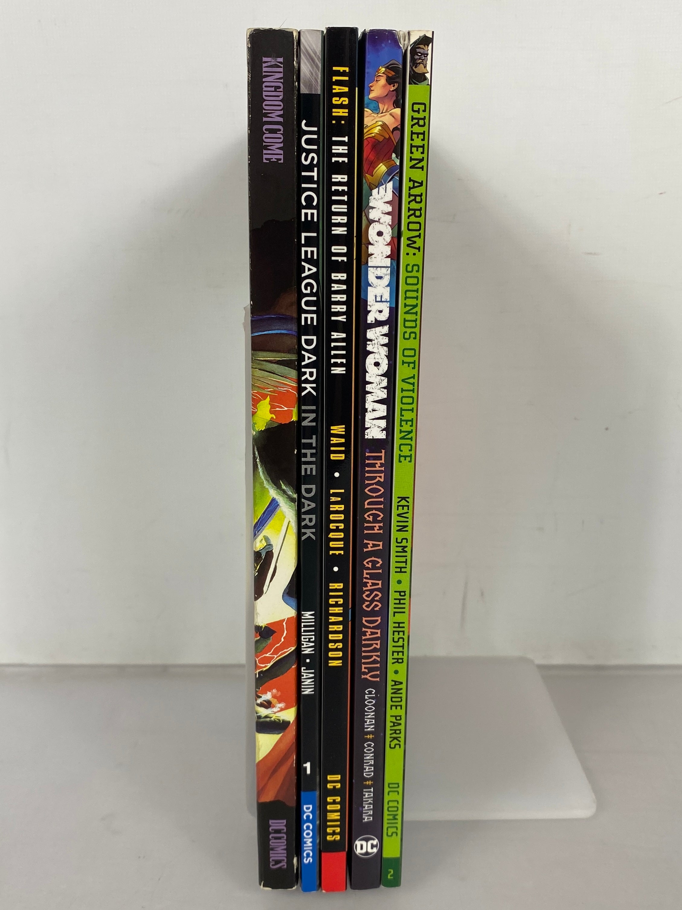 Lot of 5 Wonder Woman, Flash, Green Arrow (DC) Graphic Novels SC