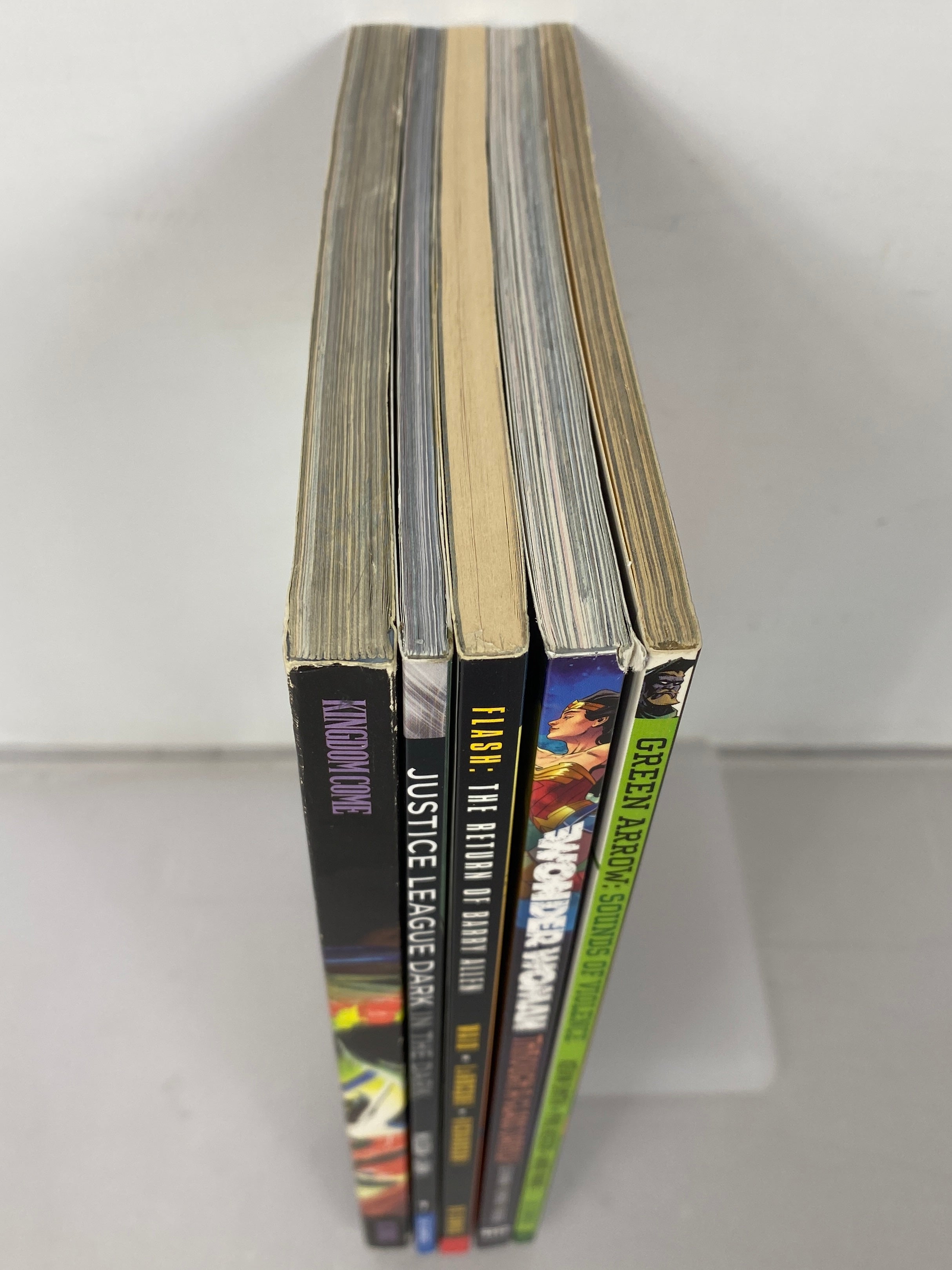 Lot of 5 Wonder Woman, Flash, Green Arrow (DC) Graphic Novels SC