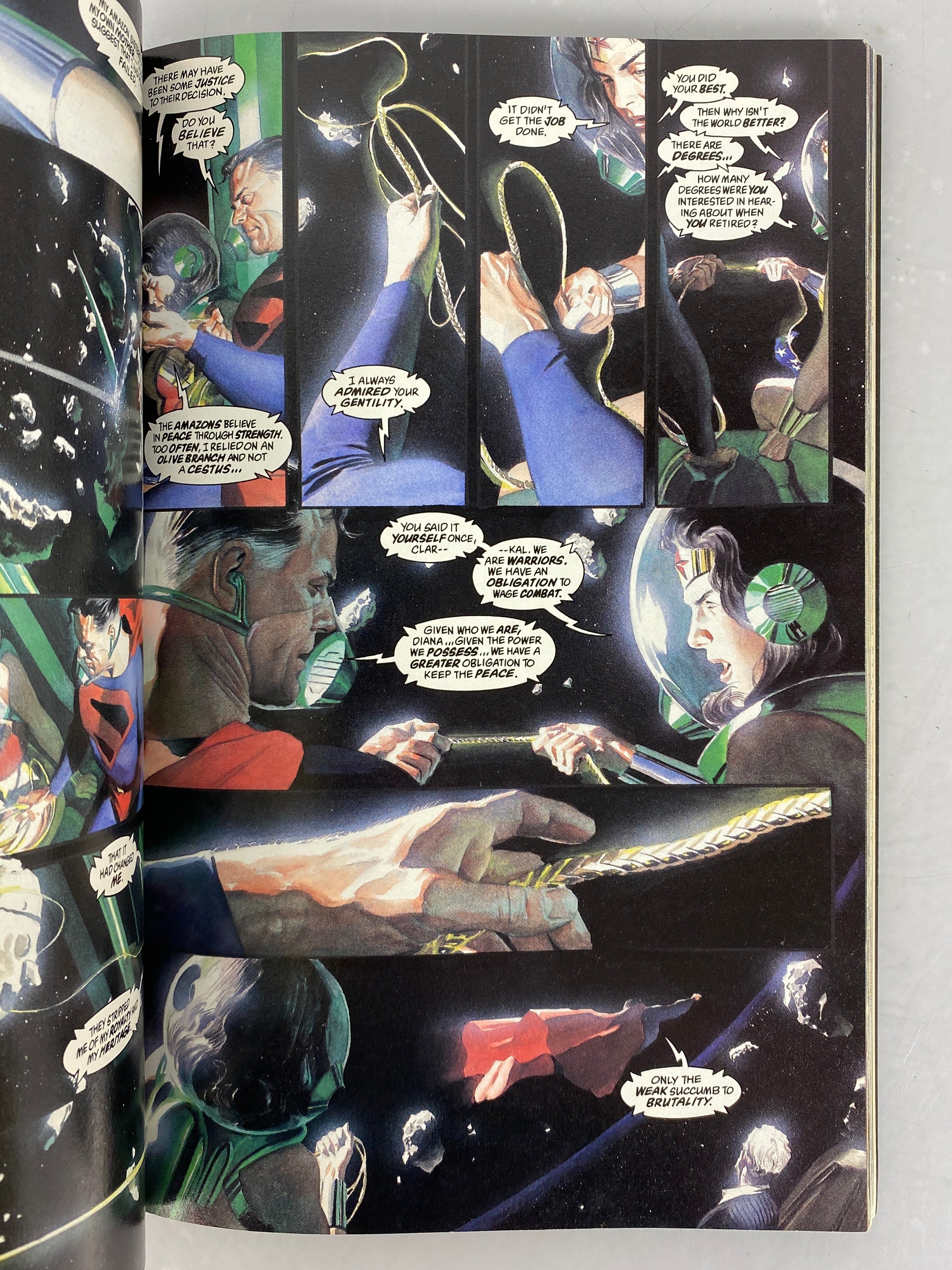 Lot of 5 Wonder Woman, Flash, Green Arrow (DC) Graphic Novels SC