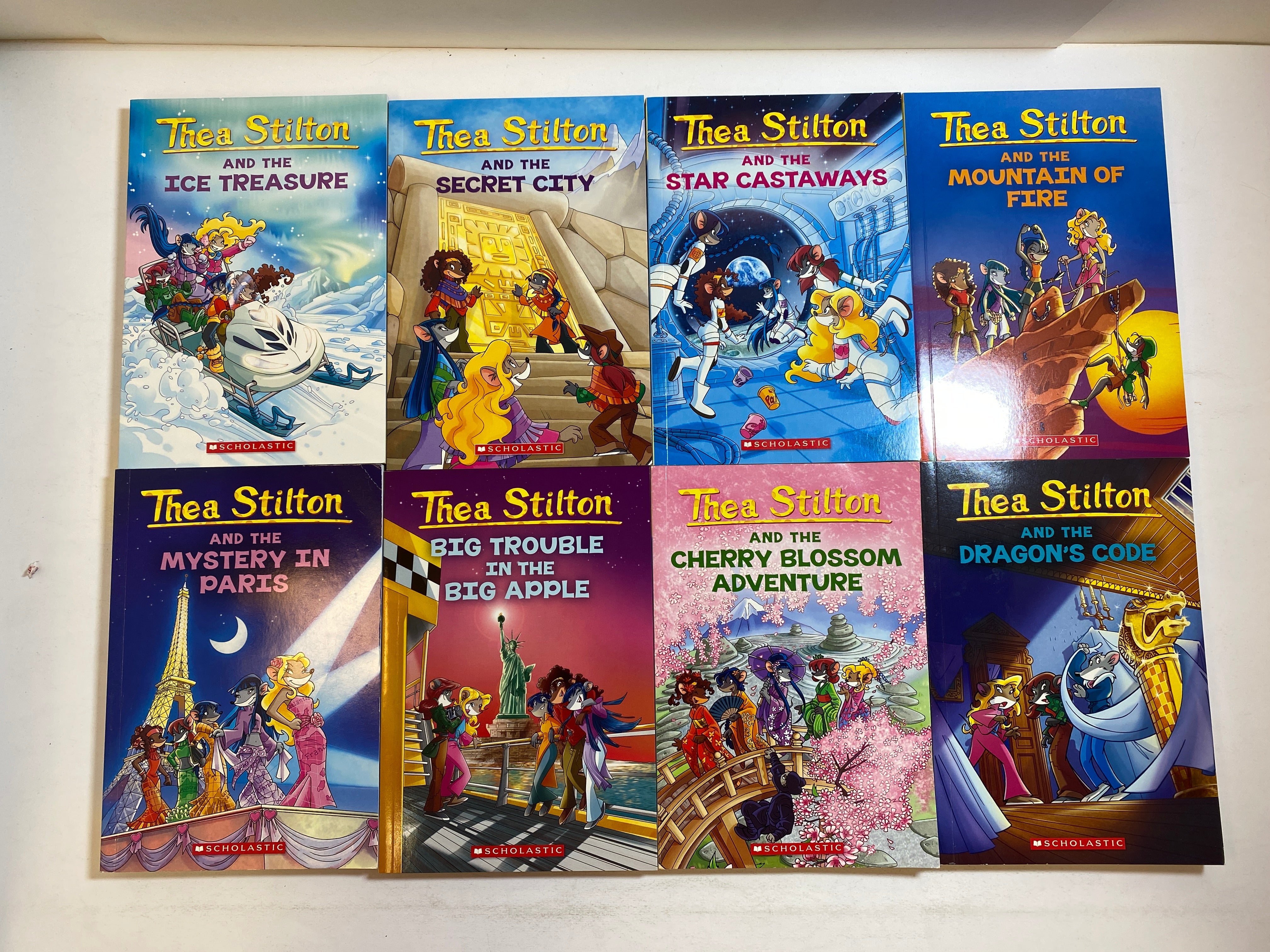 Lot of 8 Thea Stilton Box Set Scholastic SC 2019