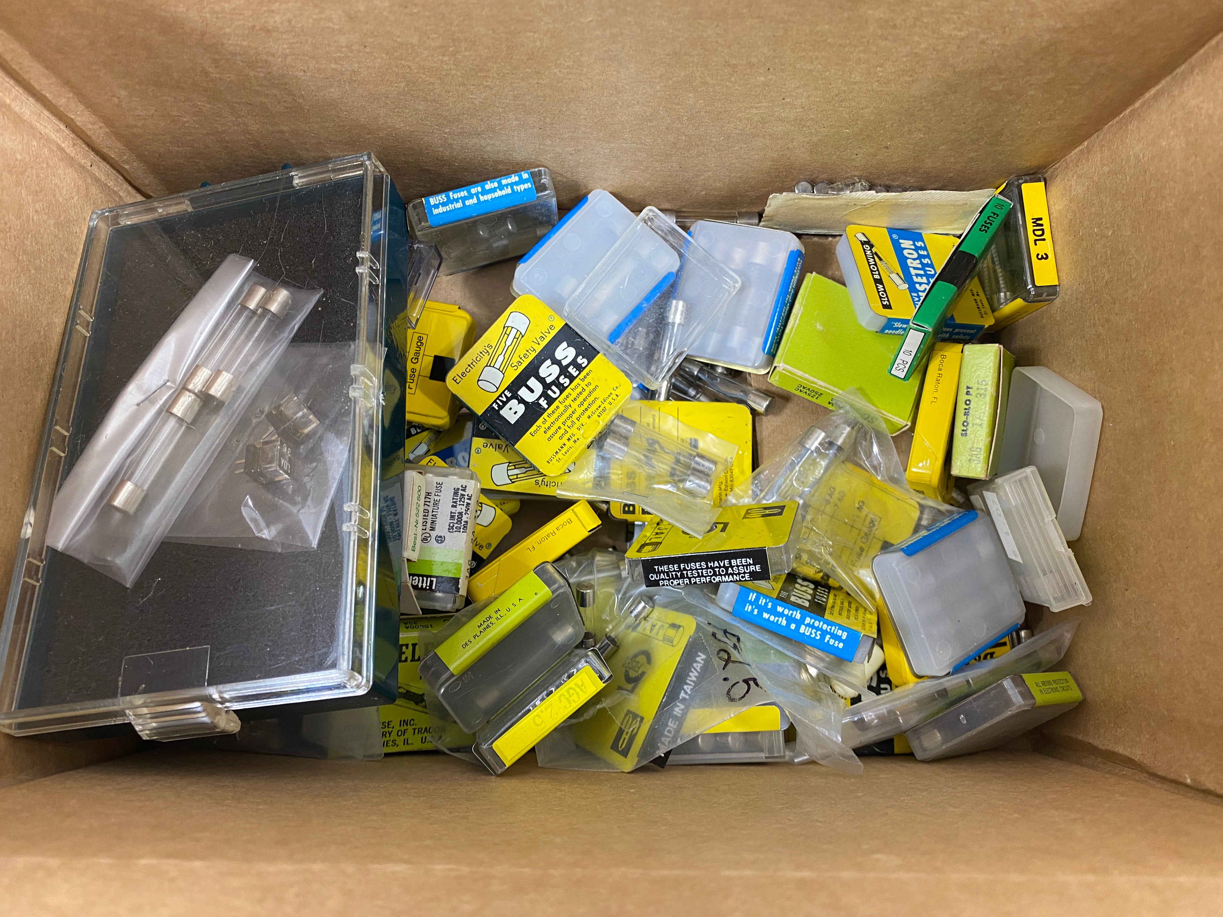 Lot of Miscellaneous Fuses