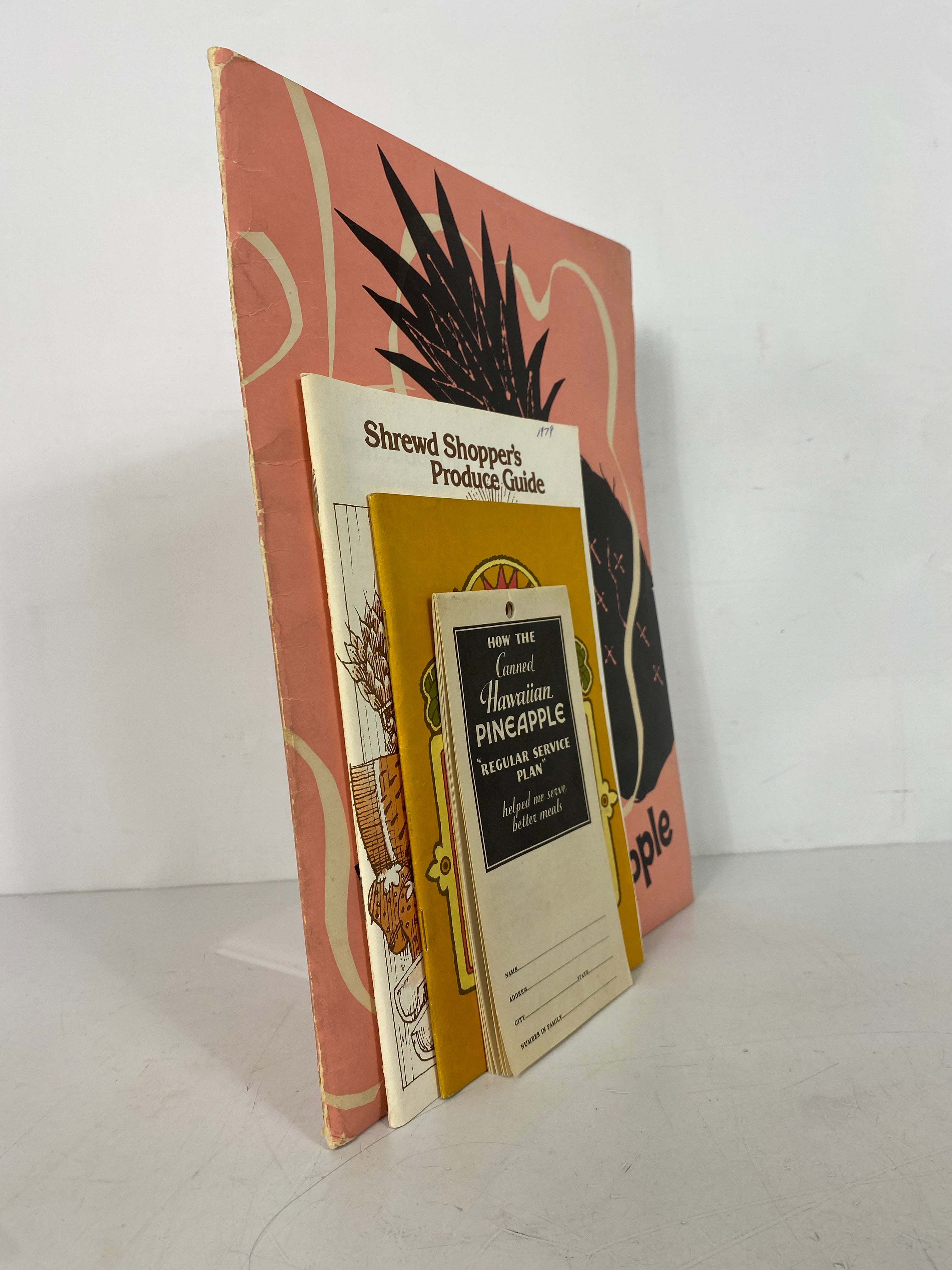 Lot of Vintage Pineapple and Banana Recipe Booklets w "Regular Service Plan" SC