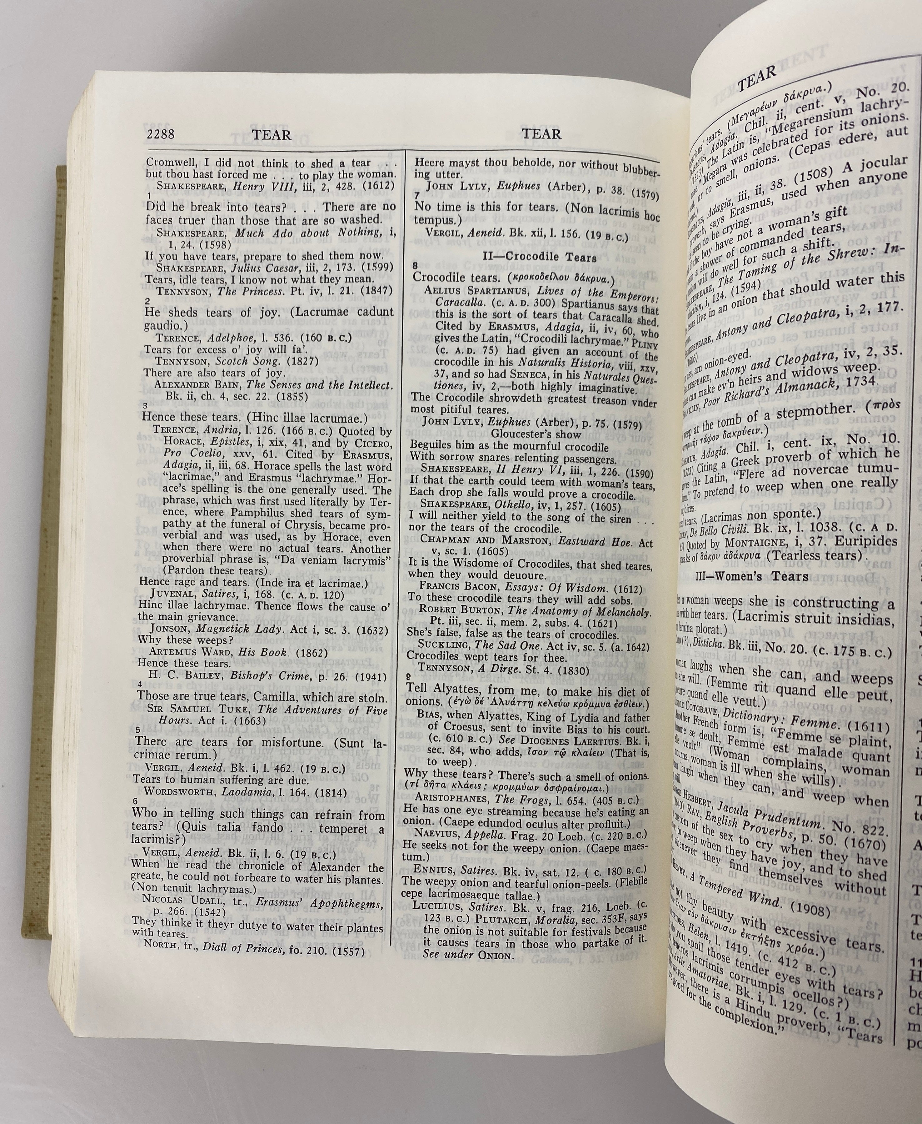 Macmillan Book of Proverbs Maxims & Famous Phrases 1965 5th Printing HC