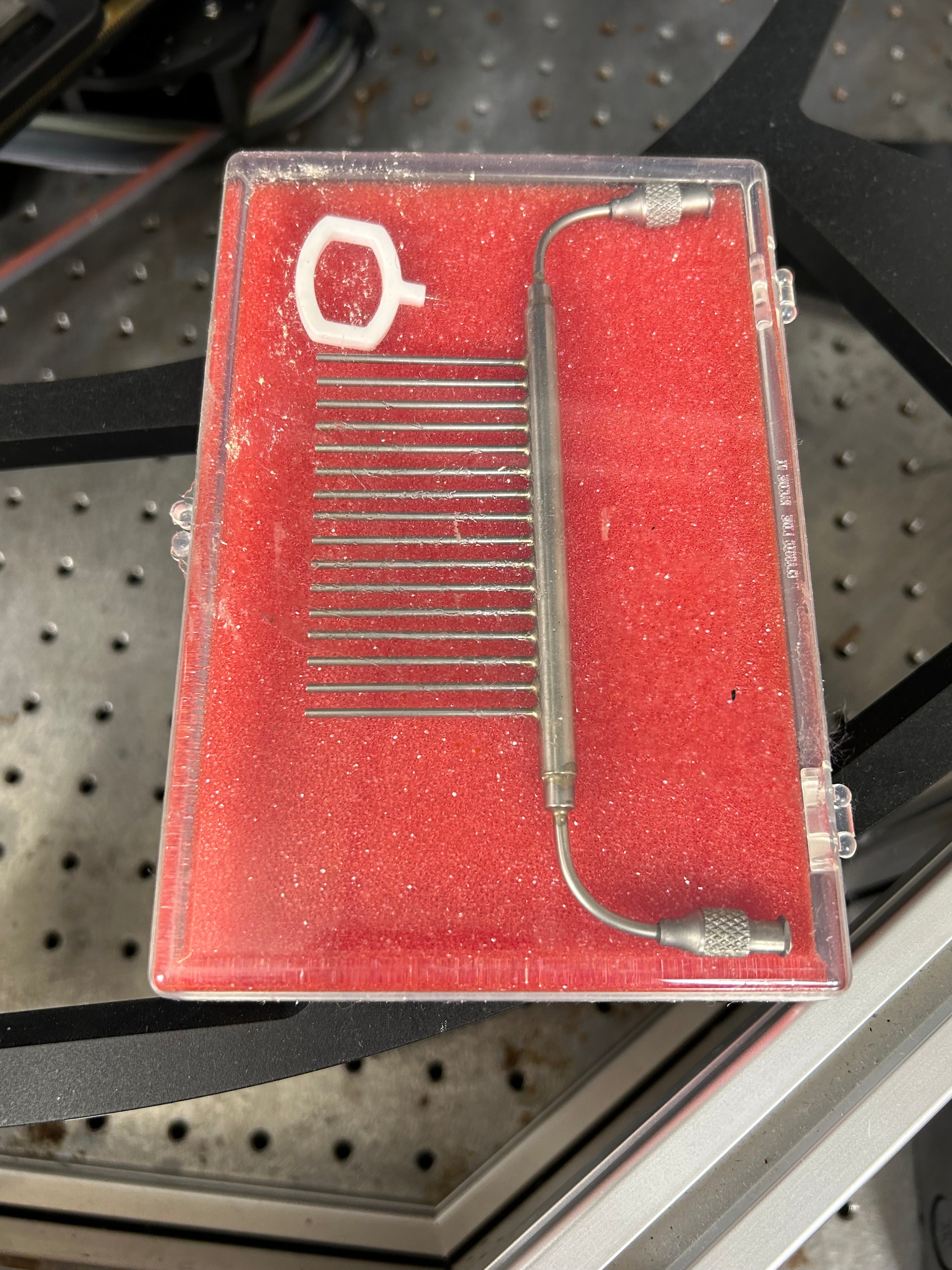 Mantis Colony Plaque Picker