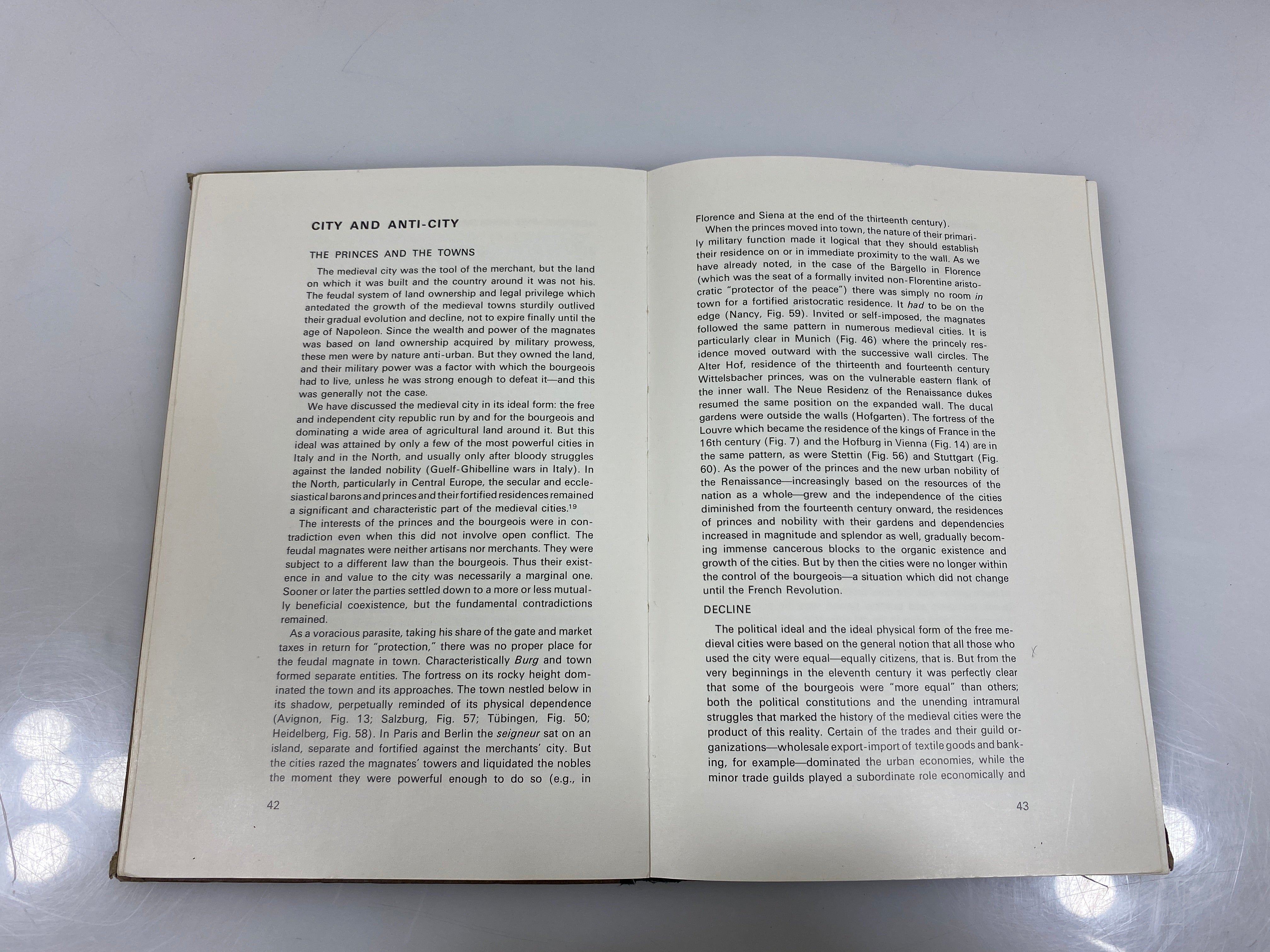 Medieval Cities by Howard Saalman Ex-library 1968 HC