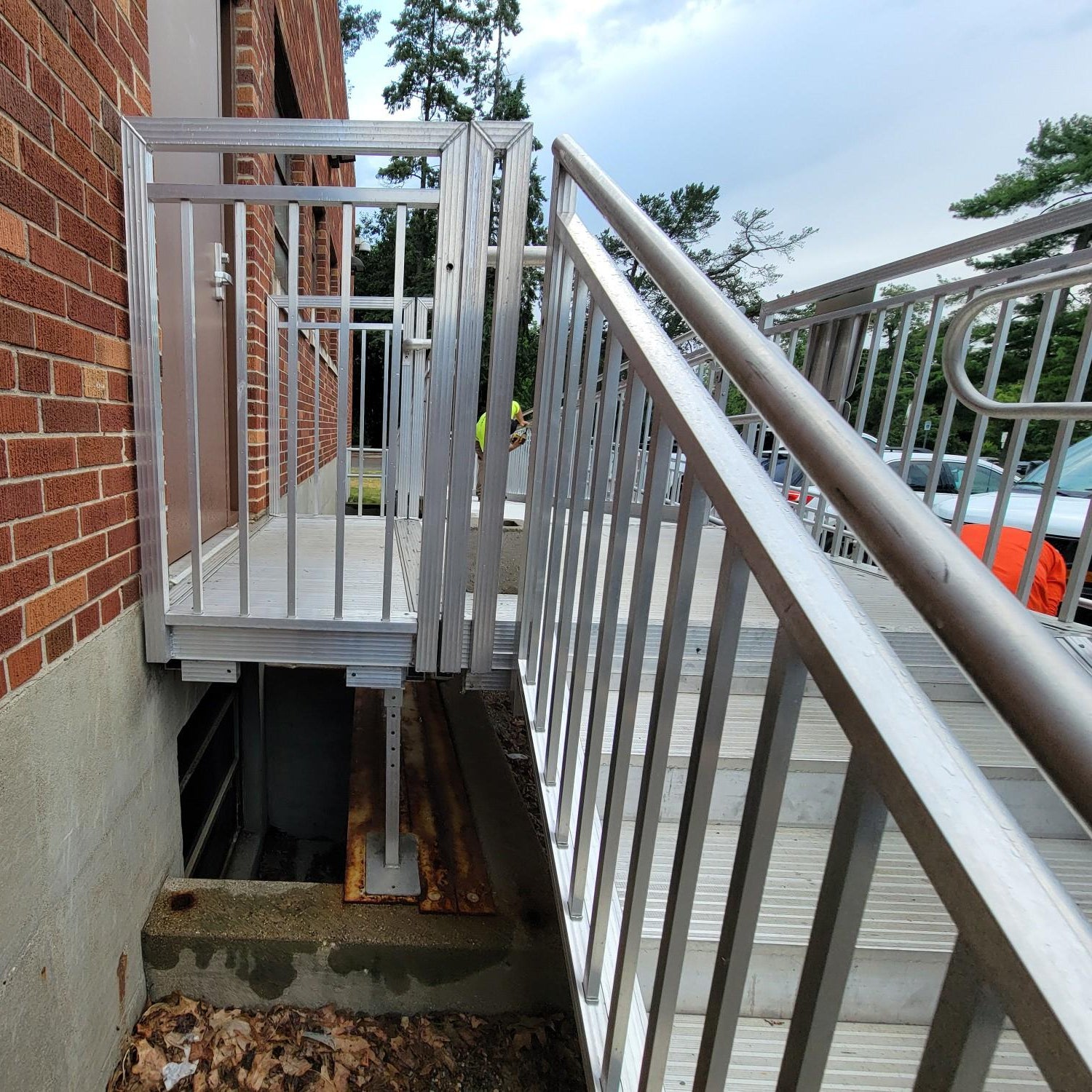 Metal Accessibility Ramp with Side Hand Rails