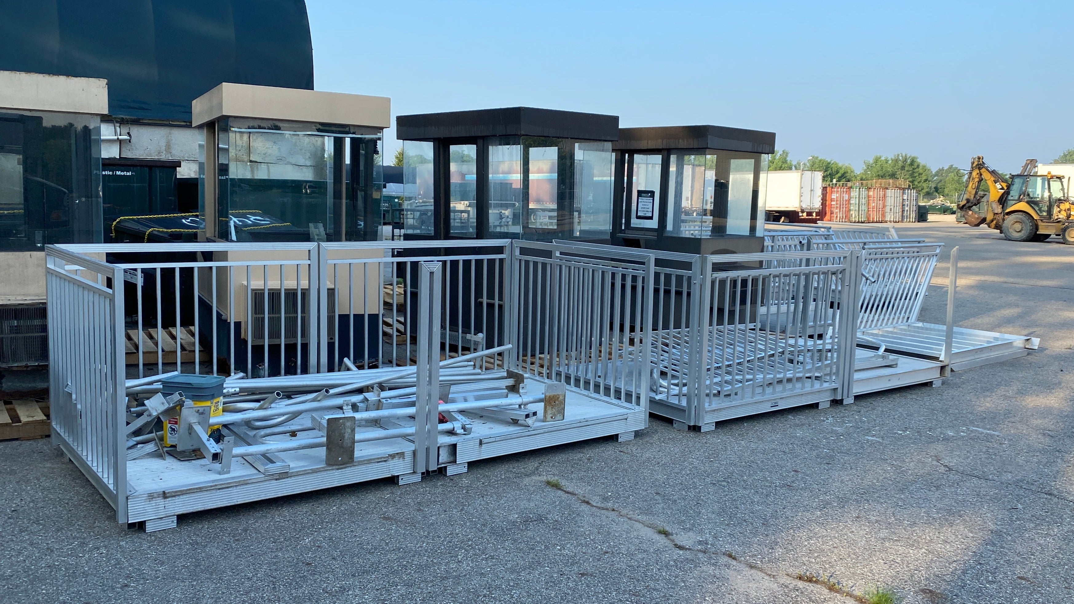 Metal Accessibility Ramp with Side Hand Rails