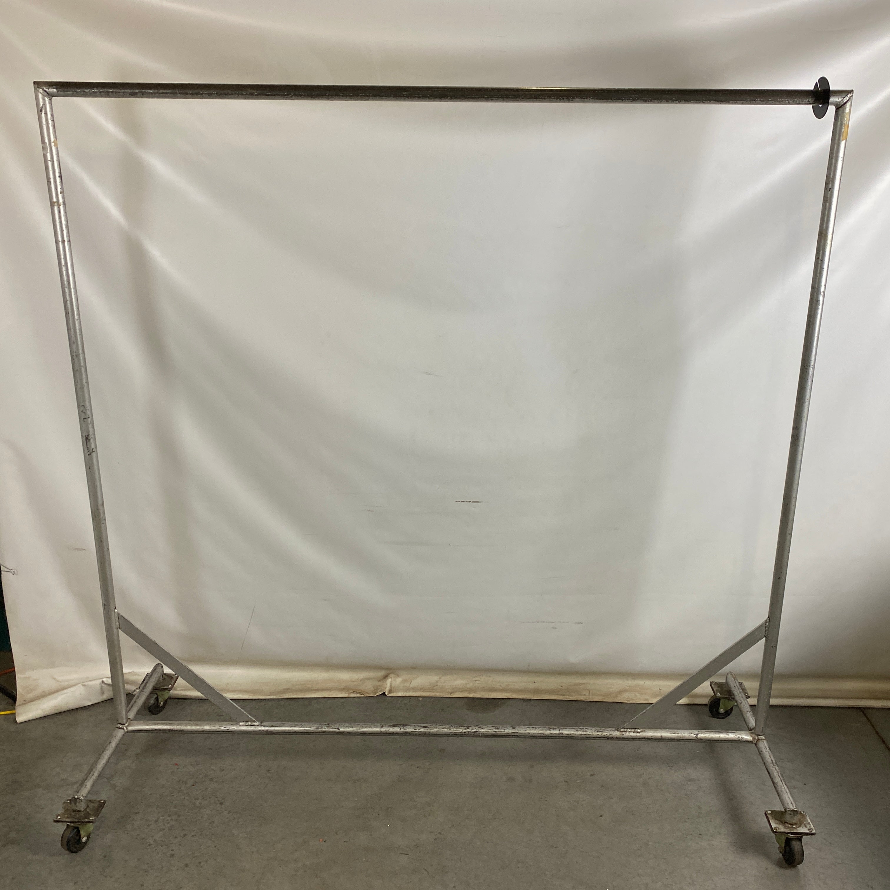 Metal Rolling Clothing Rack