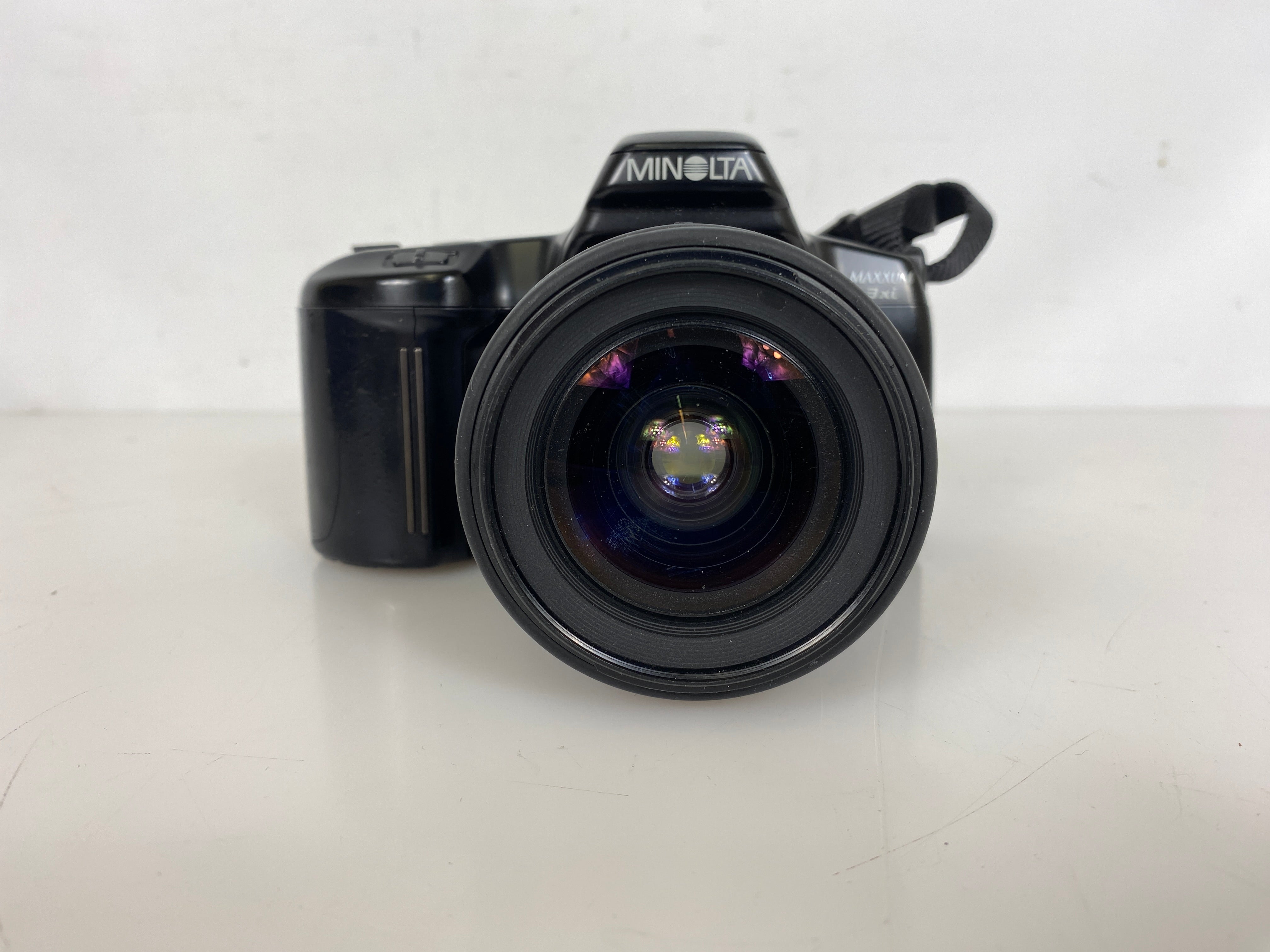 Minolta Maxxum 3xi 35mm SLR Camera with Tamron Lens