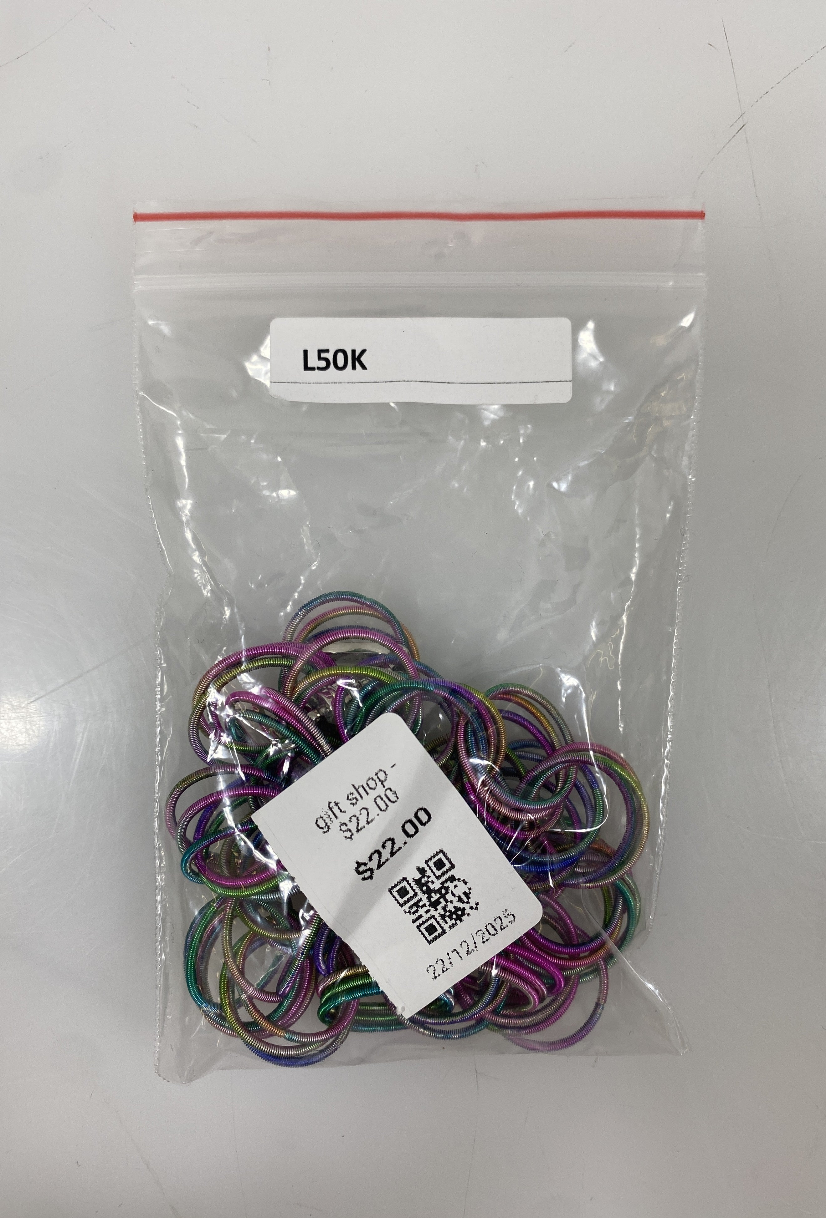 Multicolored Connected Spring Wire Clasp Necklace