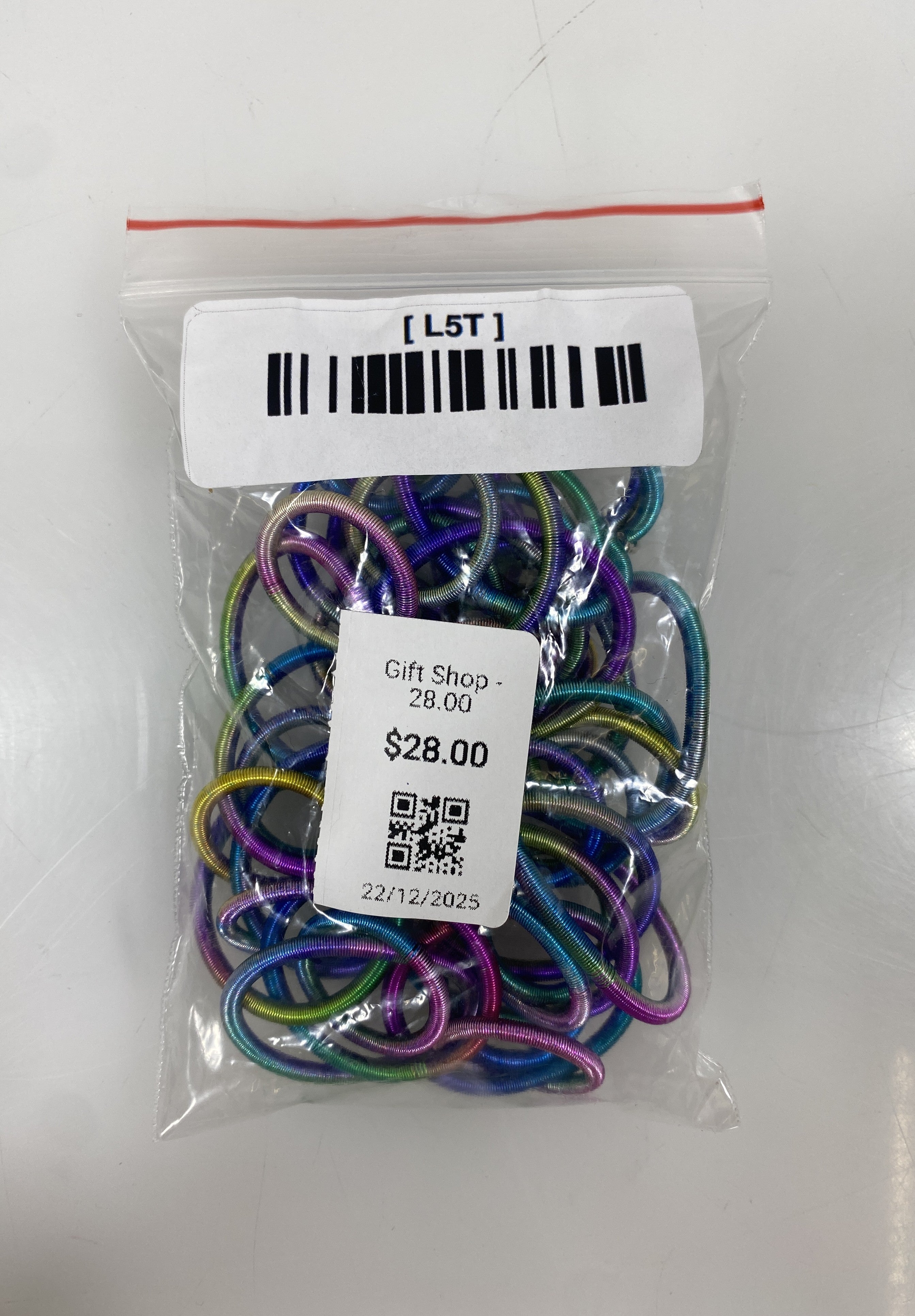 Multicolored Connected Spring Wire Set Clasp Necklace