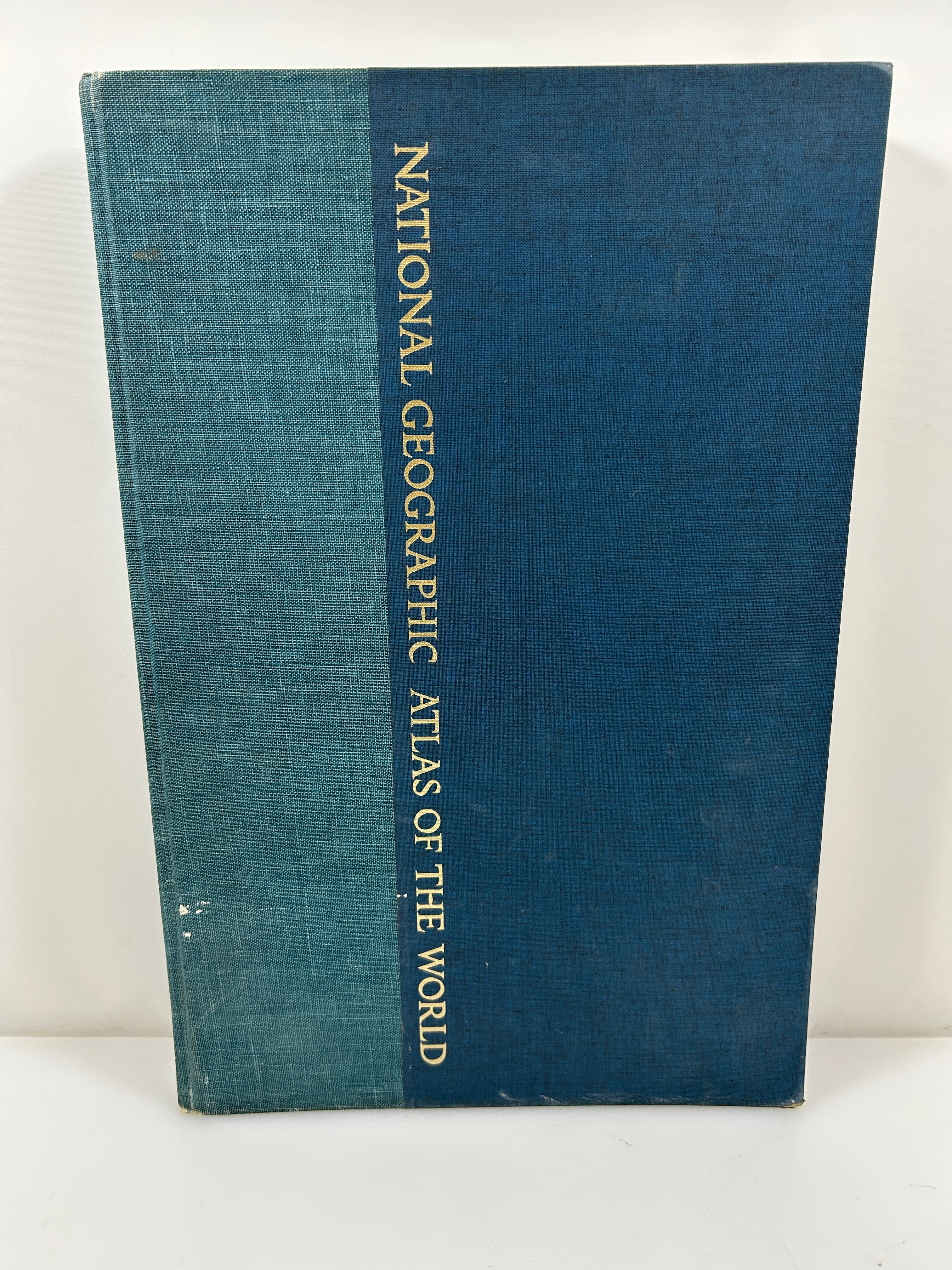 National Geographic Atlas of the World HC Edit Wilbur E. Garrett 1975 HC Signed