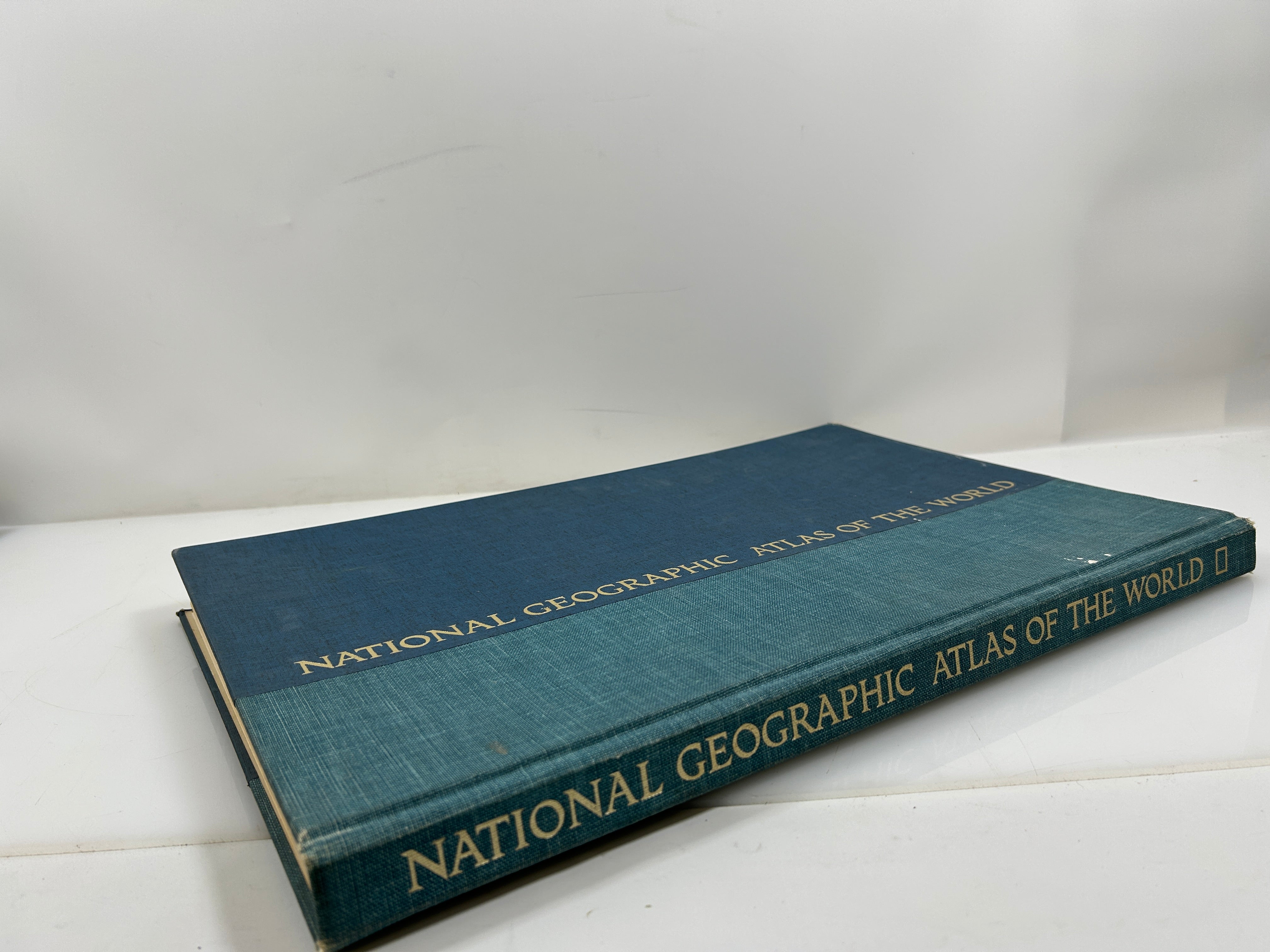 National Geographic Atlas of the World HC Edit Wilbur E. Garrett 1975 HC Signed