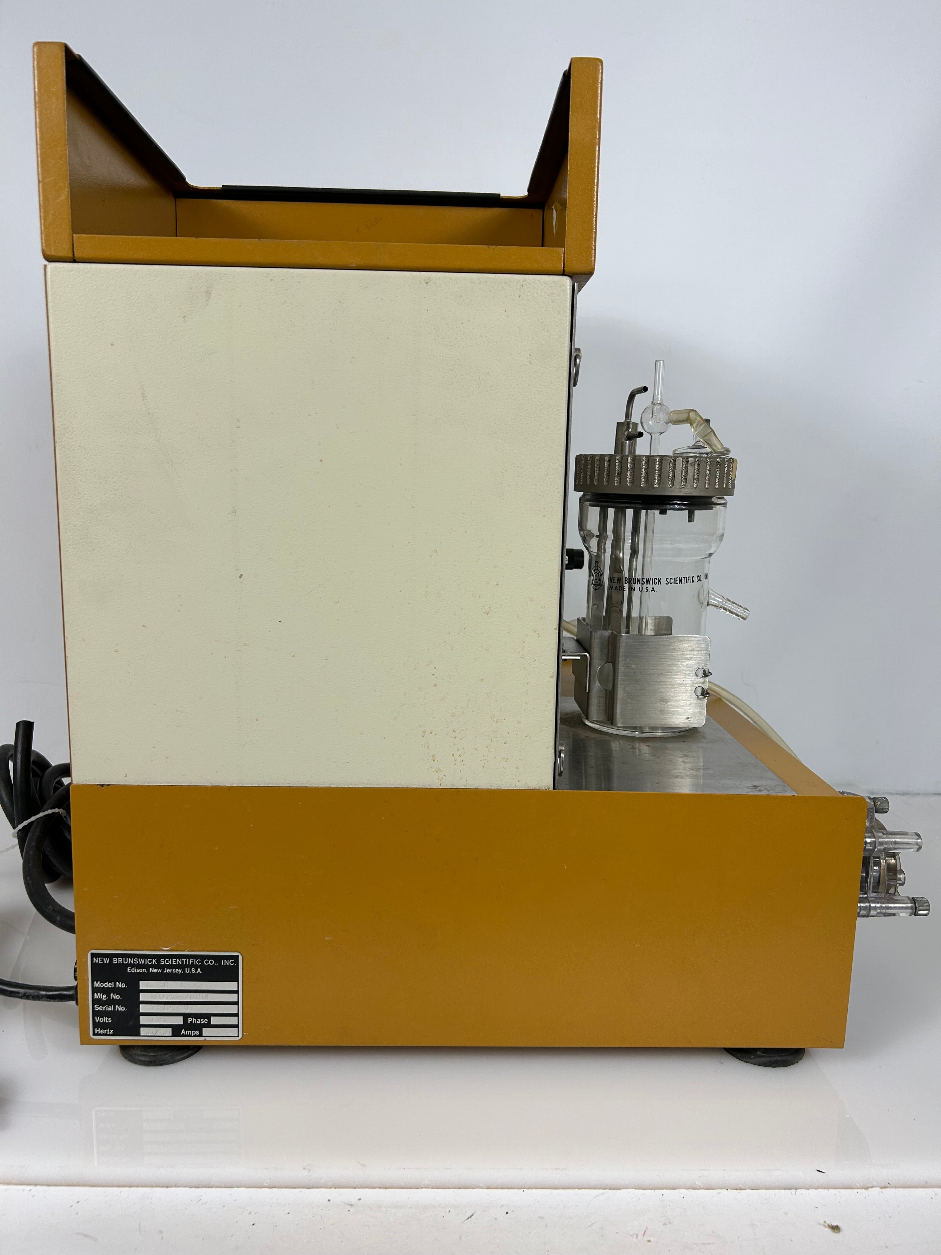 New Brunswick Scientific Bioflo Model C-30 C-32 M1052-0004