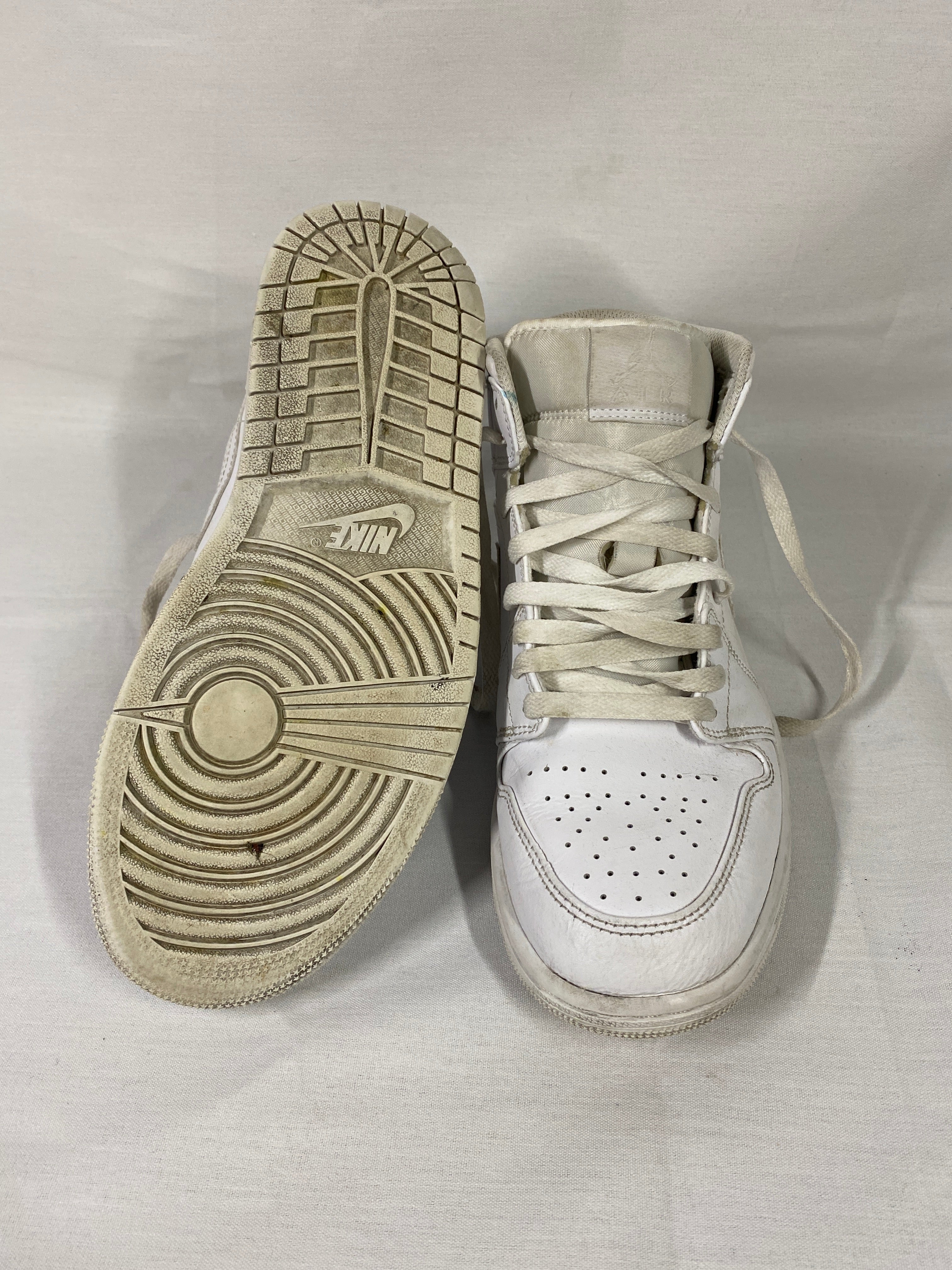 Nike Air Jordan 1 Mid Sneakers Triple White Men's Size 8.5
