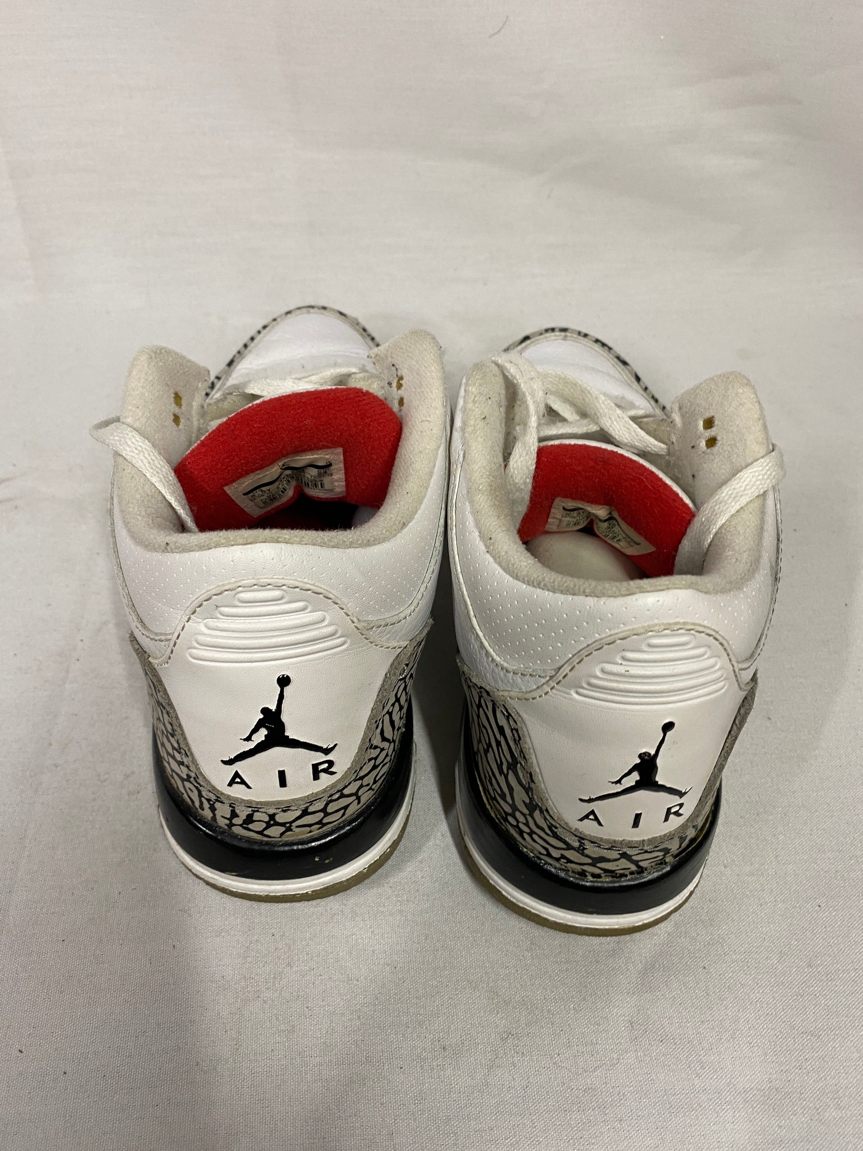 Nike Air Jordan Retro 3 in White Cement Youth Size 5.5