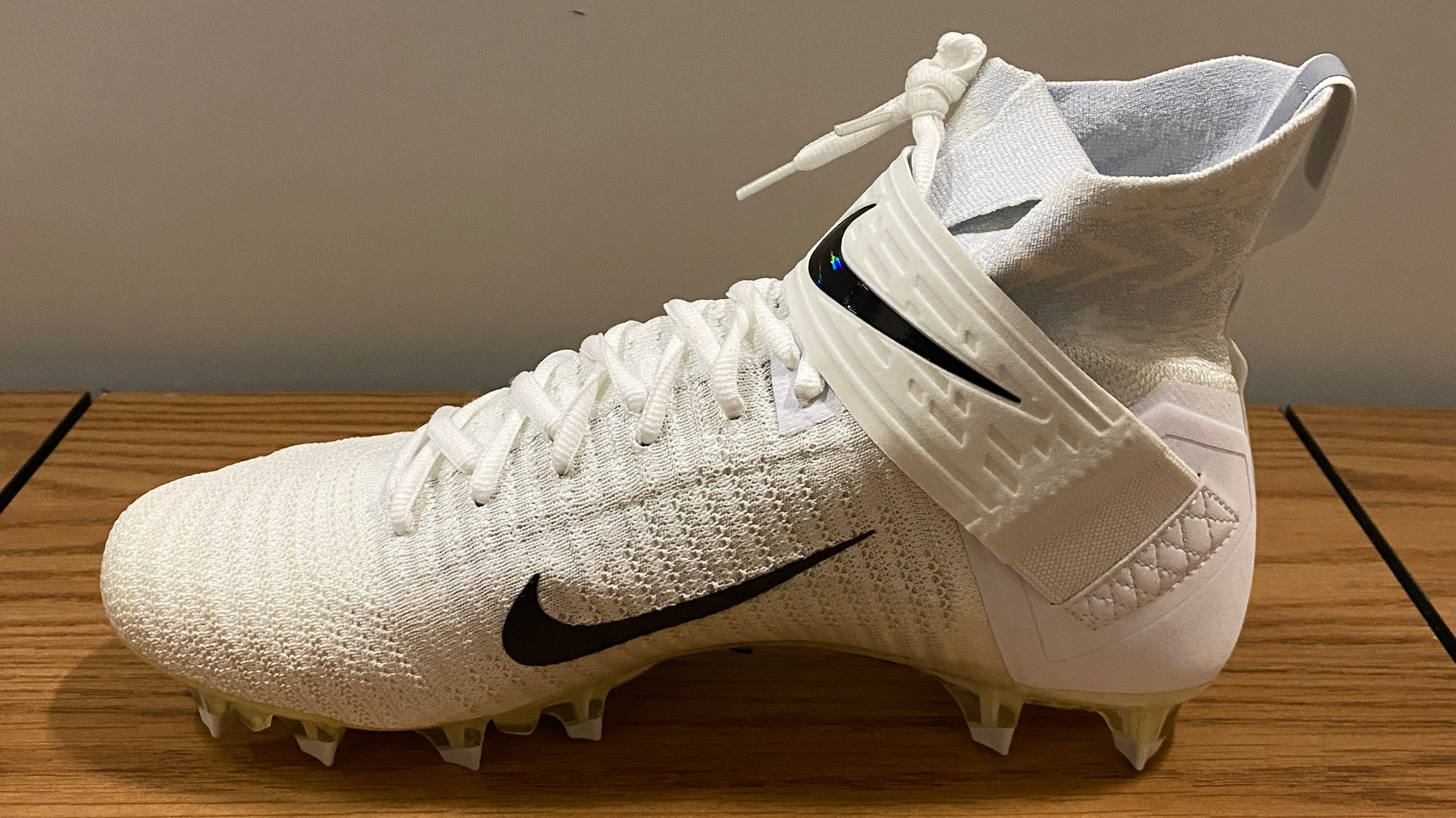 Nike Alpha Menace Elite 2 Size 10.5 (White)