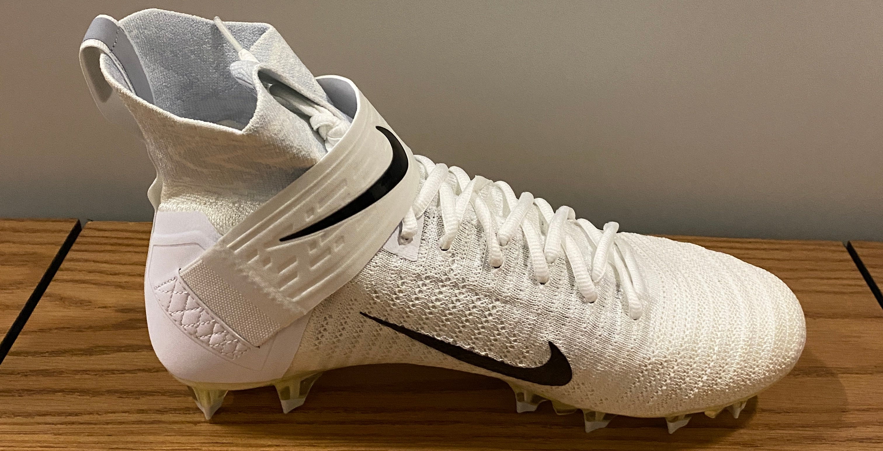 Nike Alpha Menace Elite 2 Size 10.5 (White)