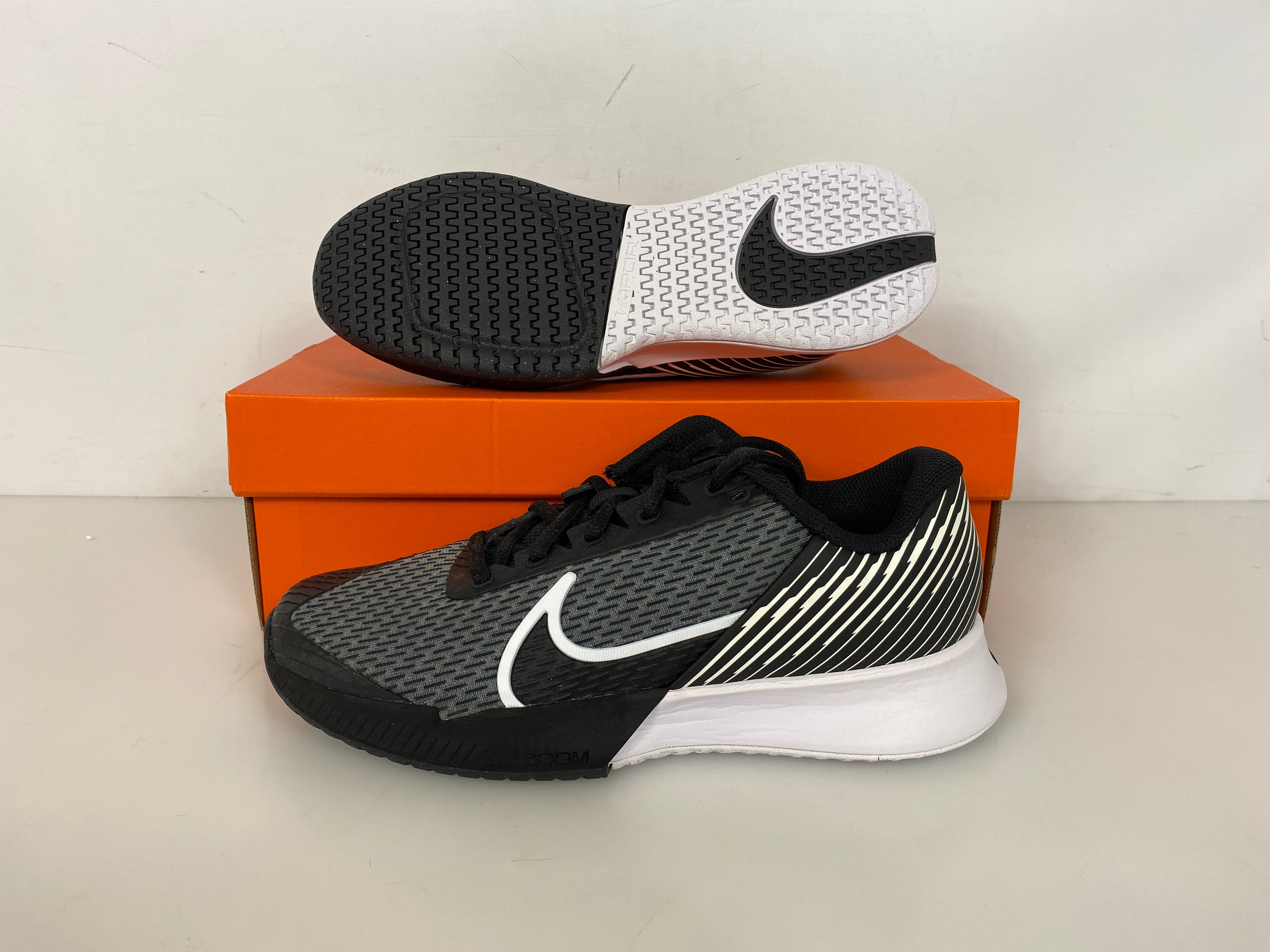 Nike Black Zoom Vapor Pro 2 HC Tennis Shoes Women's Size 8