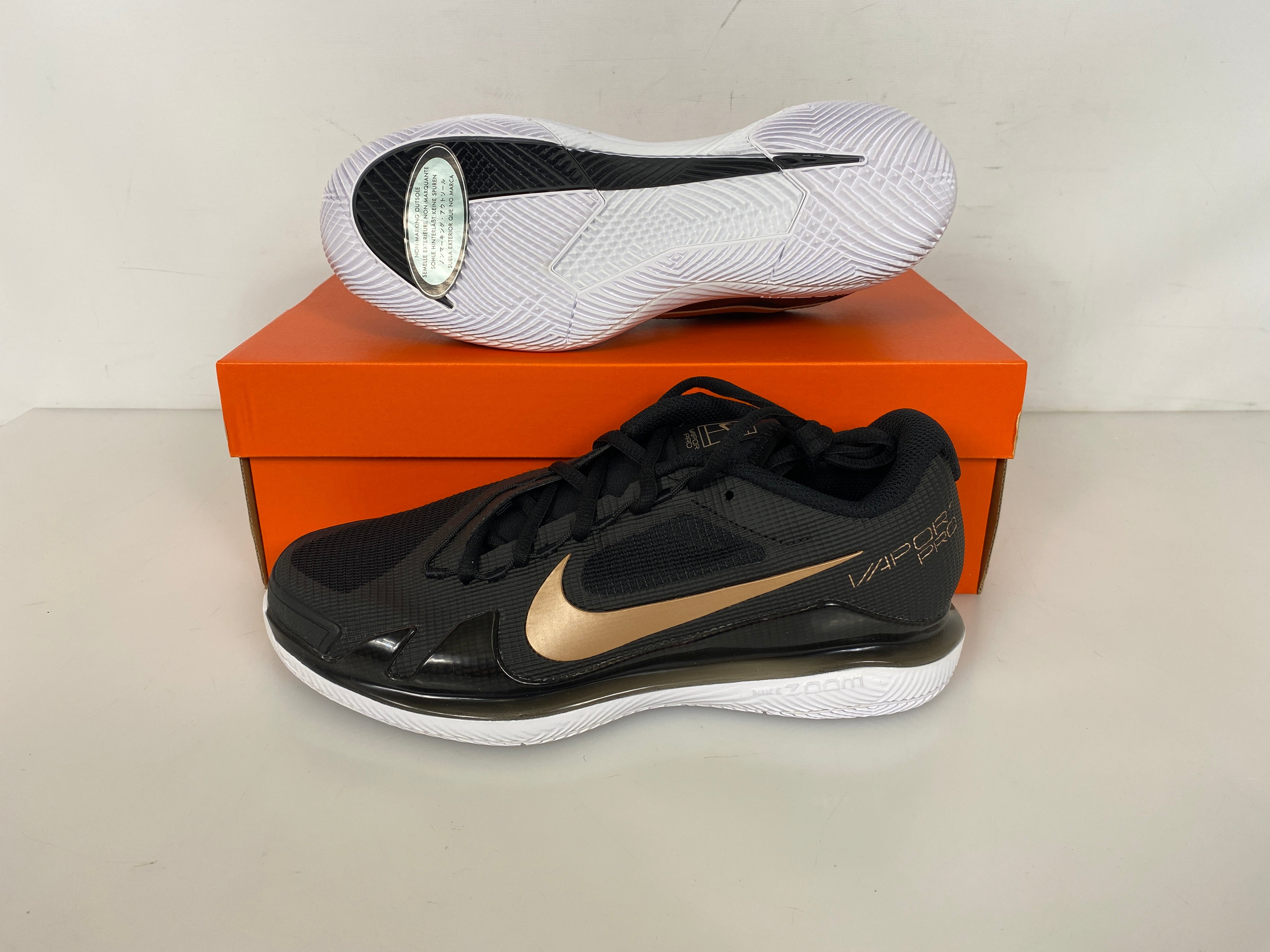 Nike Black Zoom Vapor Pro HC Tennis Shoes Women's Size 10