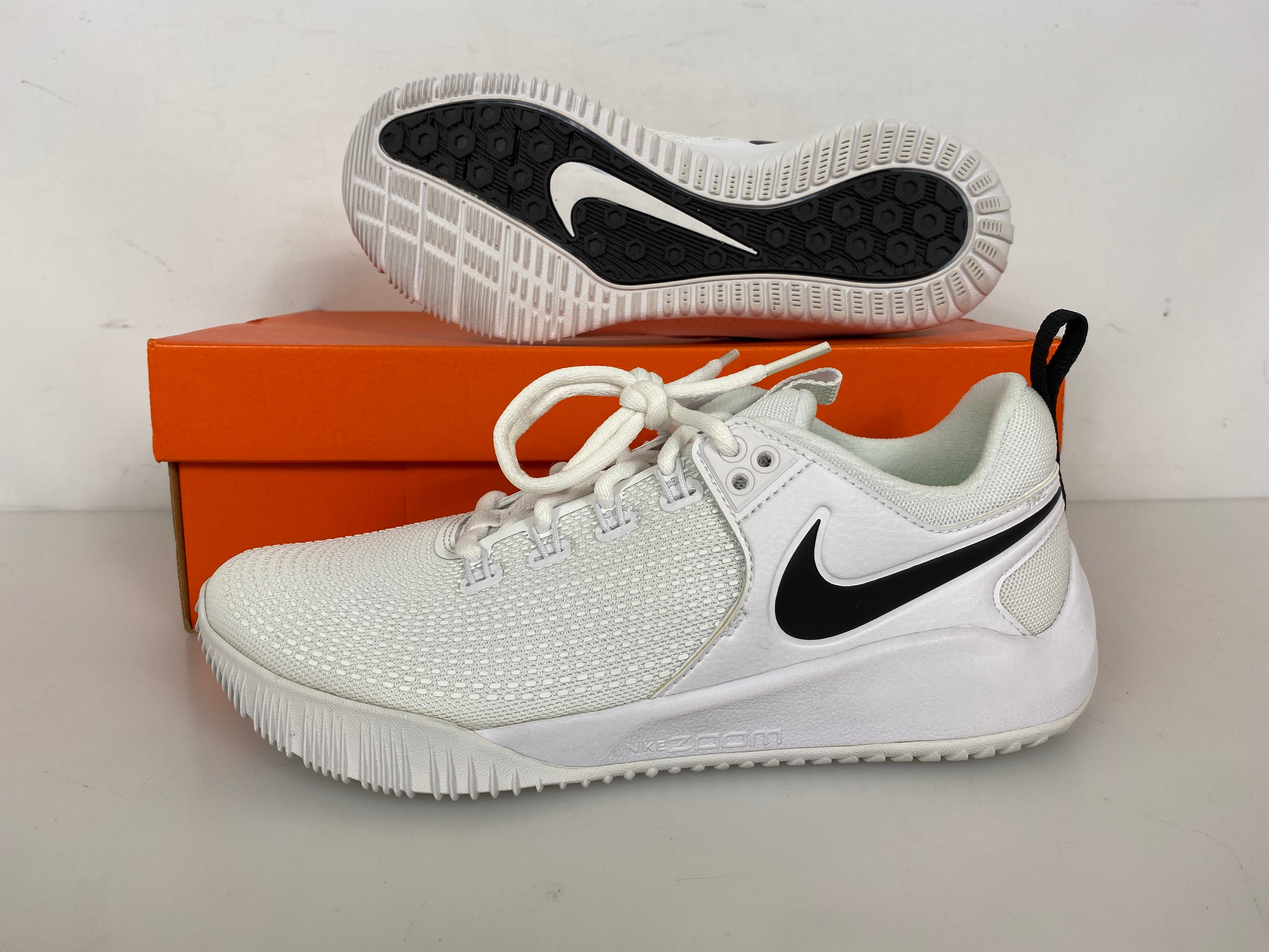 Nike White Air Zoom Hyperace 2 Volleyball Shoes Women's Size 12