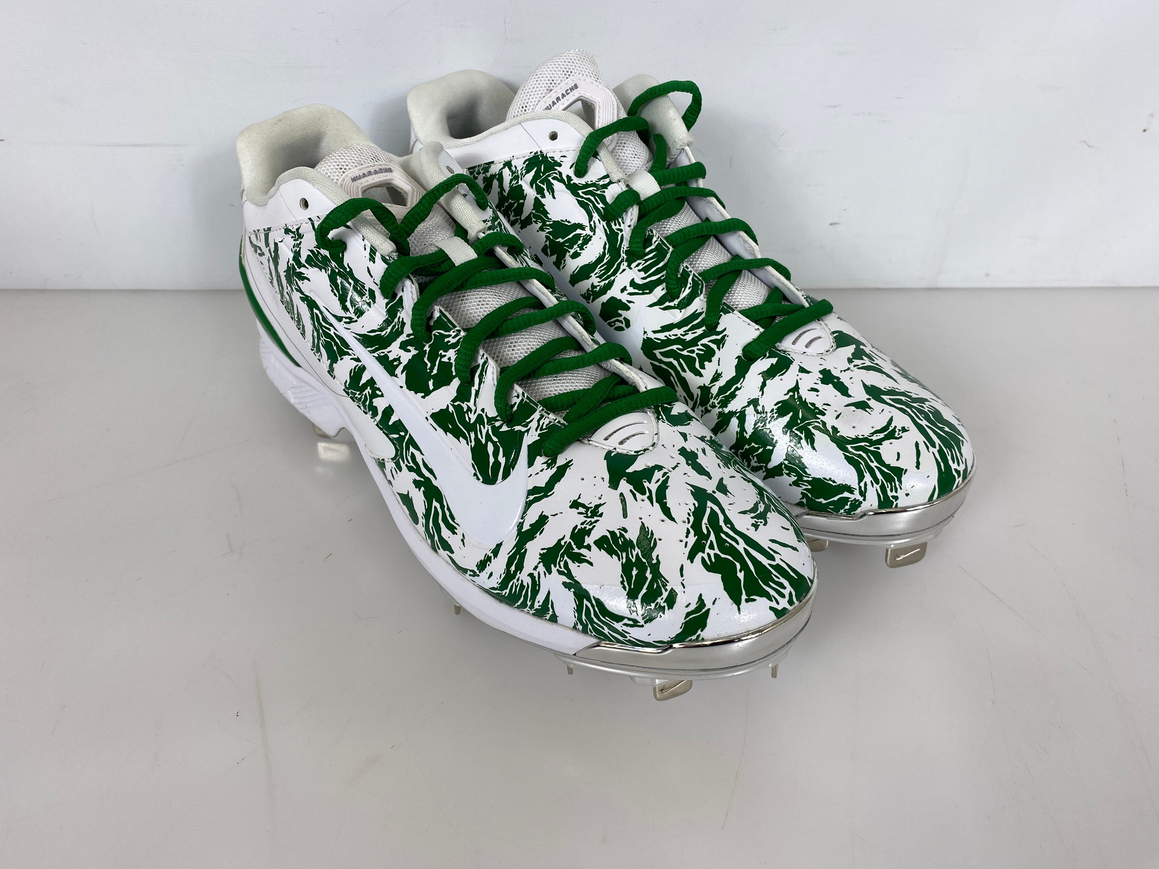 Nike White and Green Alpha Hurache Elite 2 Low Baseball Cleats Men's Size 16